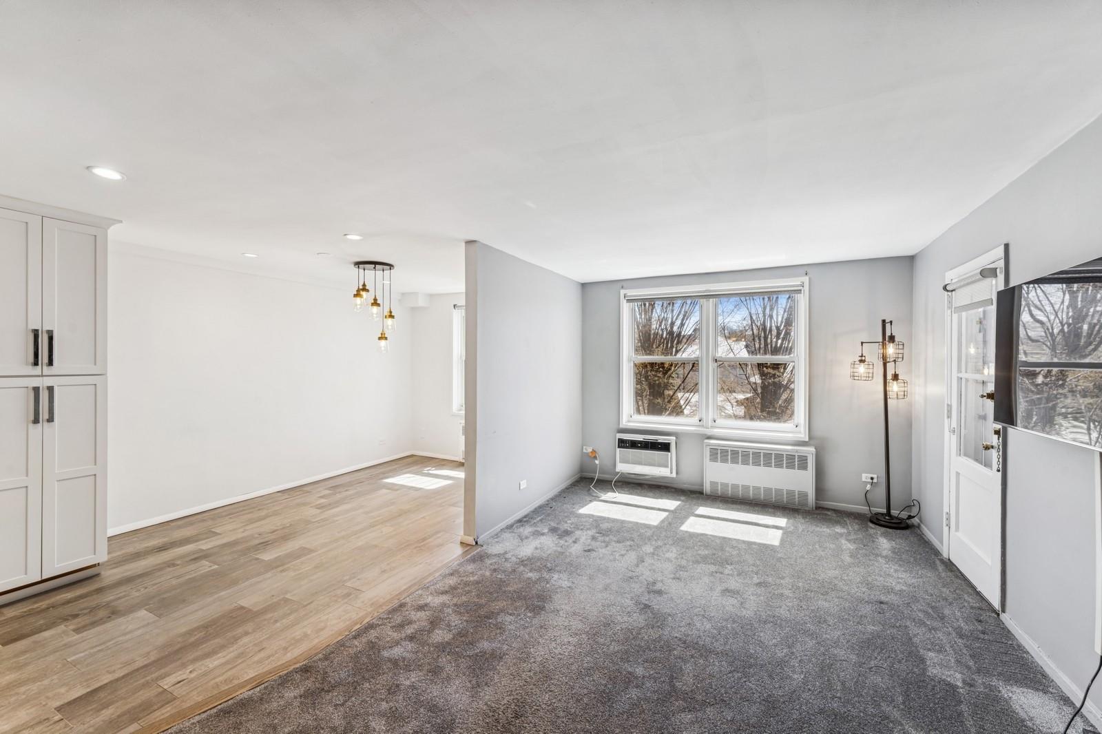 241-20 Northern Boulevard # 2B, Little Neck, NY 11362