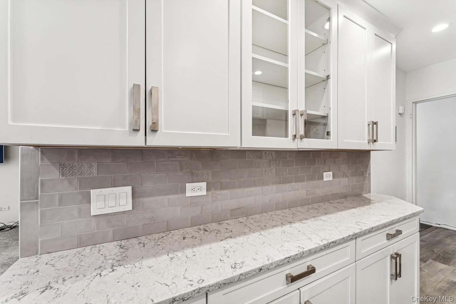 241-20 Northern Boulevard # 2B, Little Neck, NY 11362