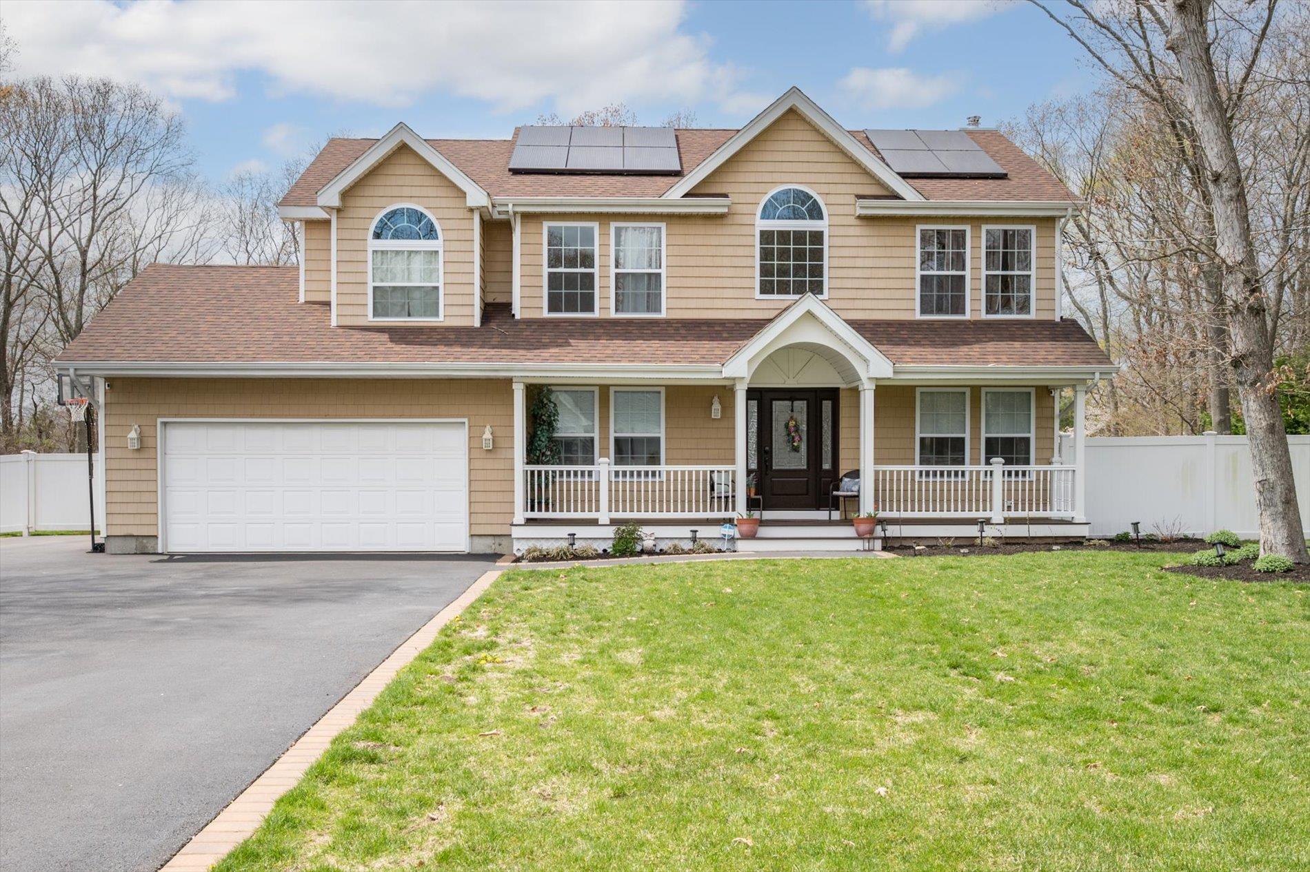 463 Rowlinson Drive, Shirley, NY 11967