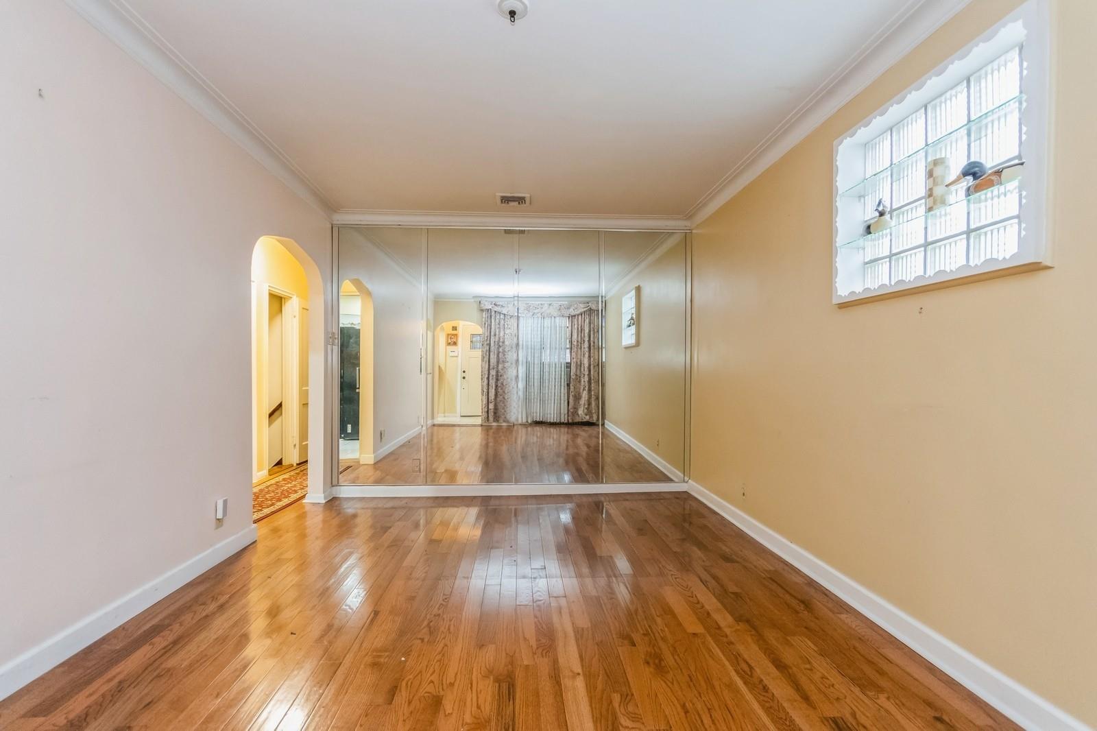 4121 Grace Avenue, Bronx, NY 10466