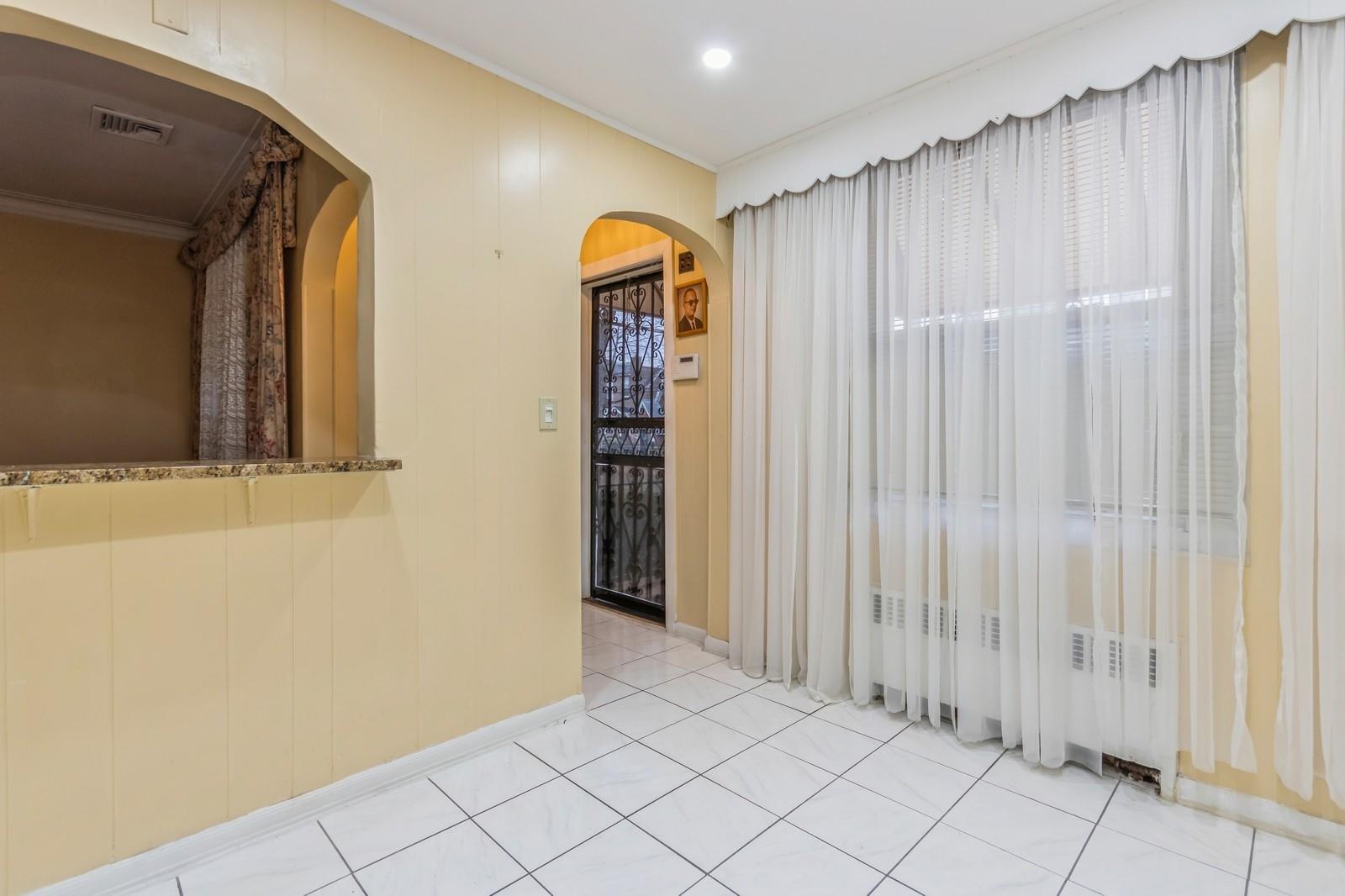 4121 Grace Avenue, Bronx, NY 10466