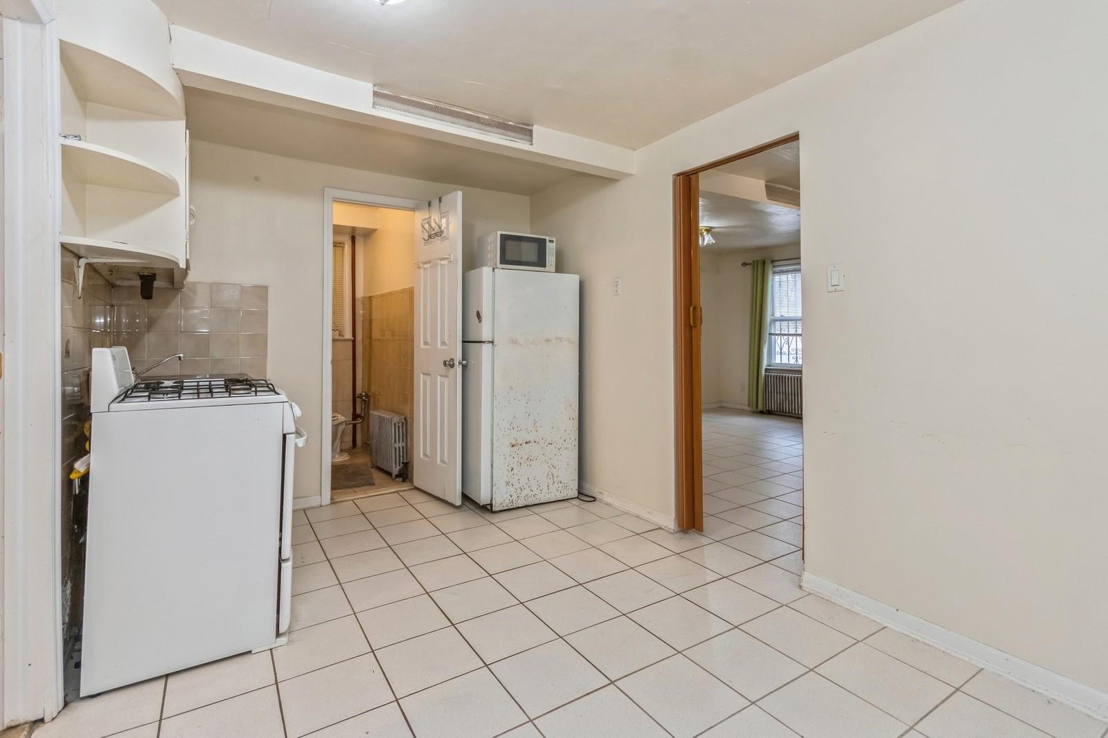 4121 Grace Avenue, Bronx, NY 10466