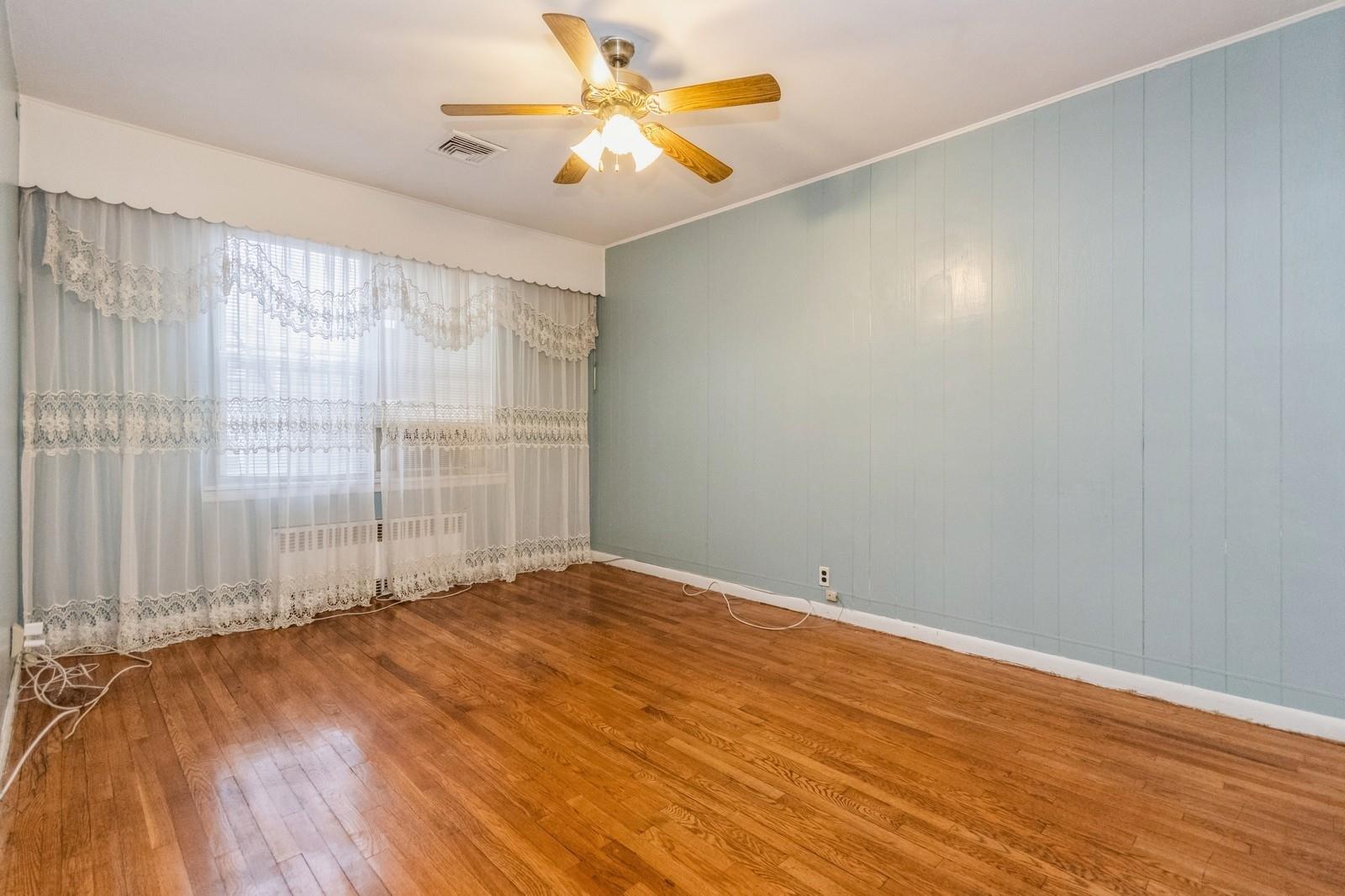 4121 Grace Avenue, Bronx, NY 10466