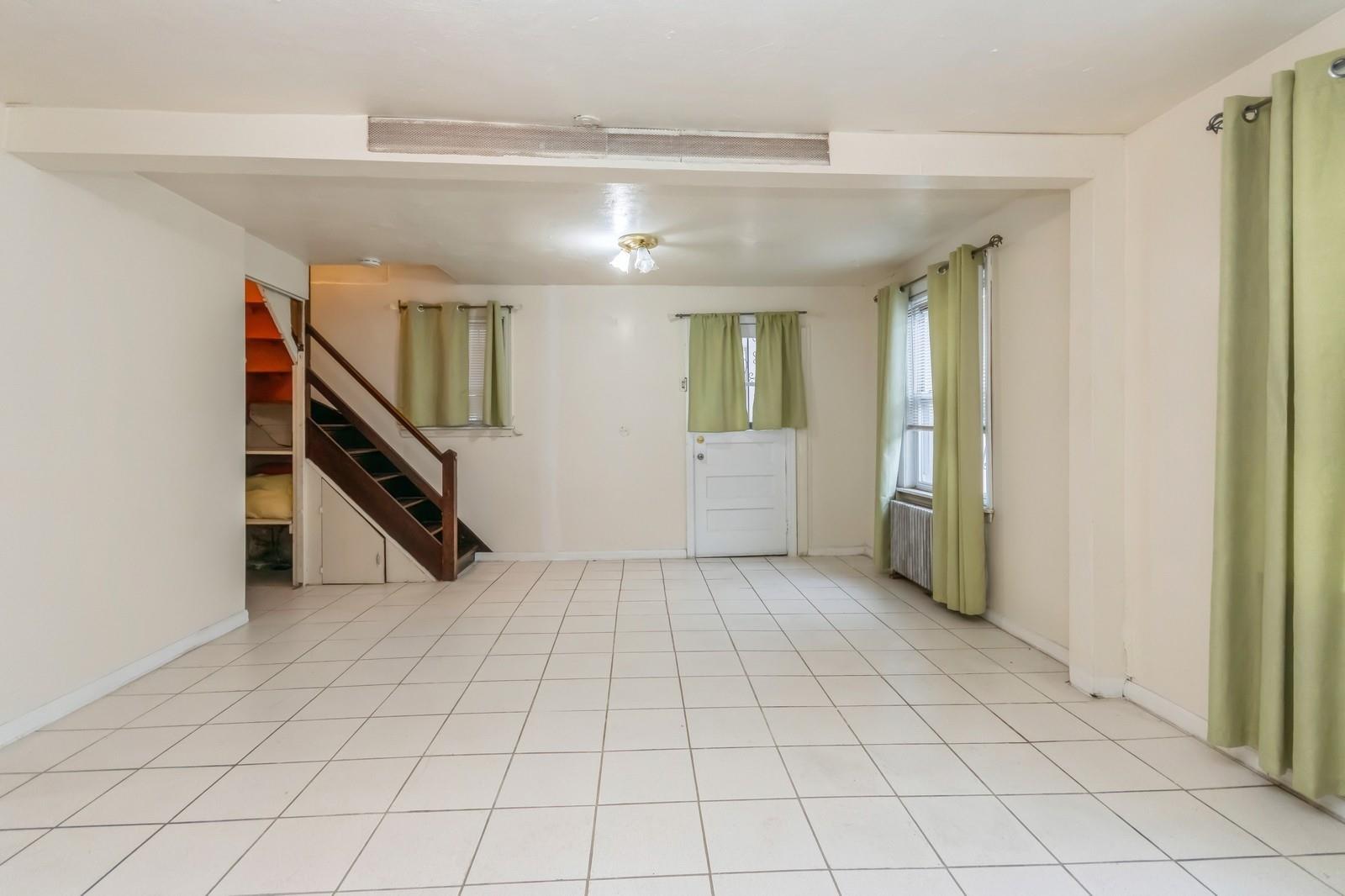 4121 Grace Avenue, Bronx, NY 10466