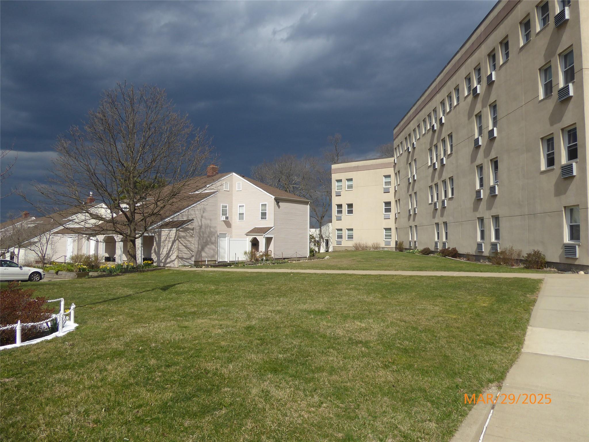 280 Lowndes Avenue # 111G, Huntington Station, NY 11746