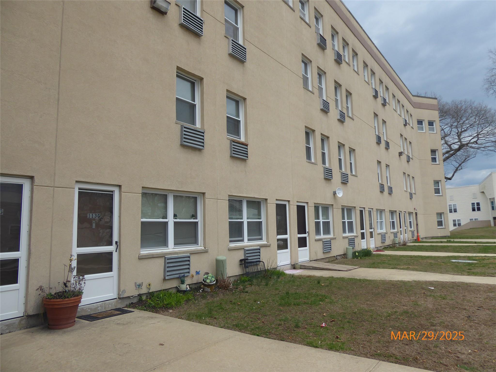 280 Lowndes Avenue # 111G, Huntington Station, NY 11746