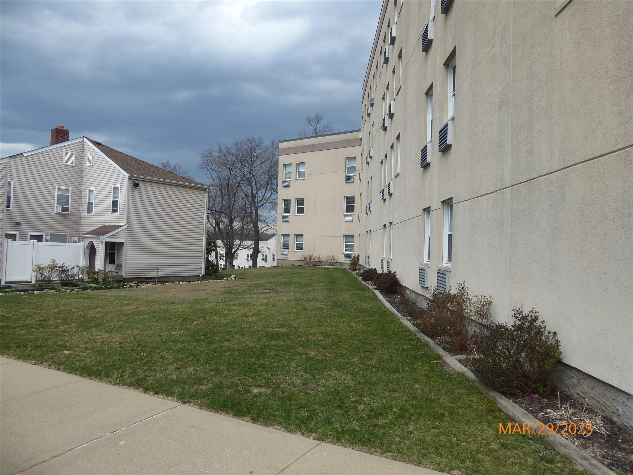 280 Lowndes Avenue # 111G, Huntington Station, NY 11746