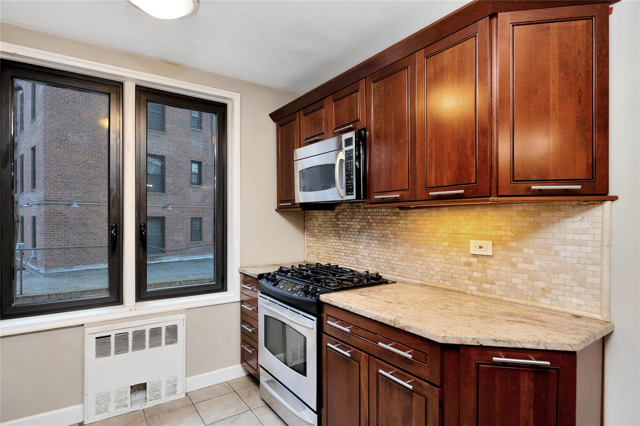 140-50 Burden Crescent # 1D, Briarwood, NY 11435