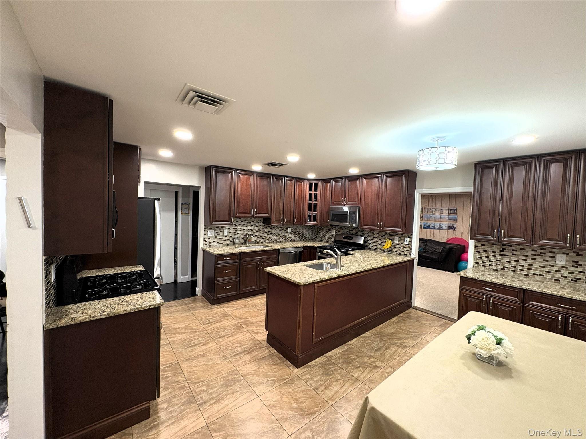 19 Wits, Spring Valley, NY 10977