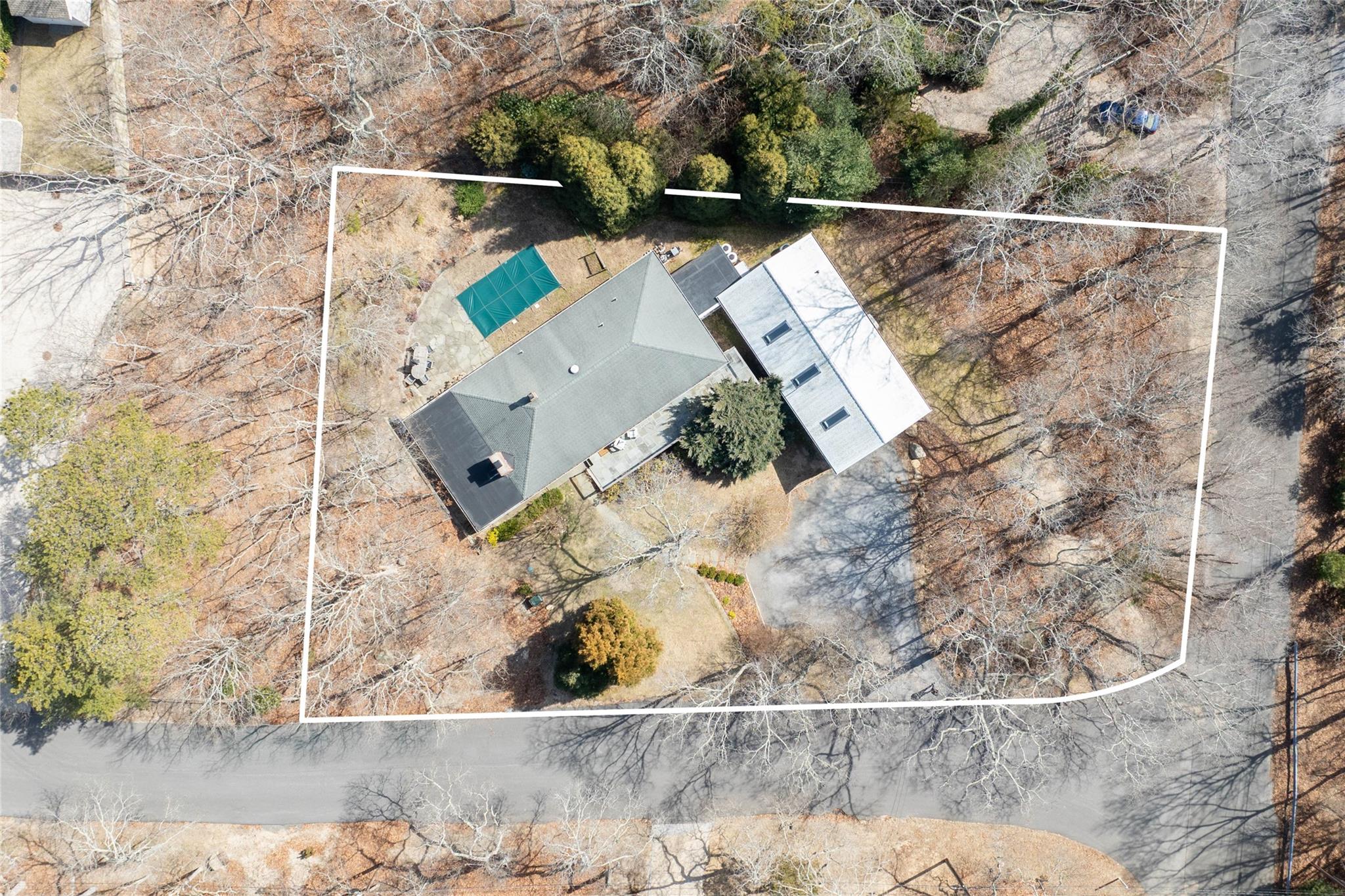 2 Captains Walk, East Hampton, NY 11937