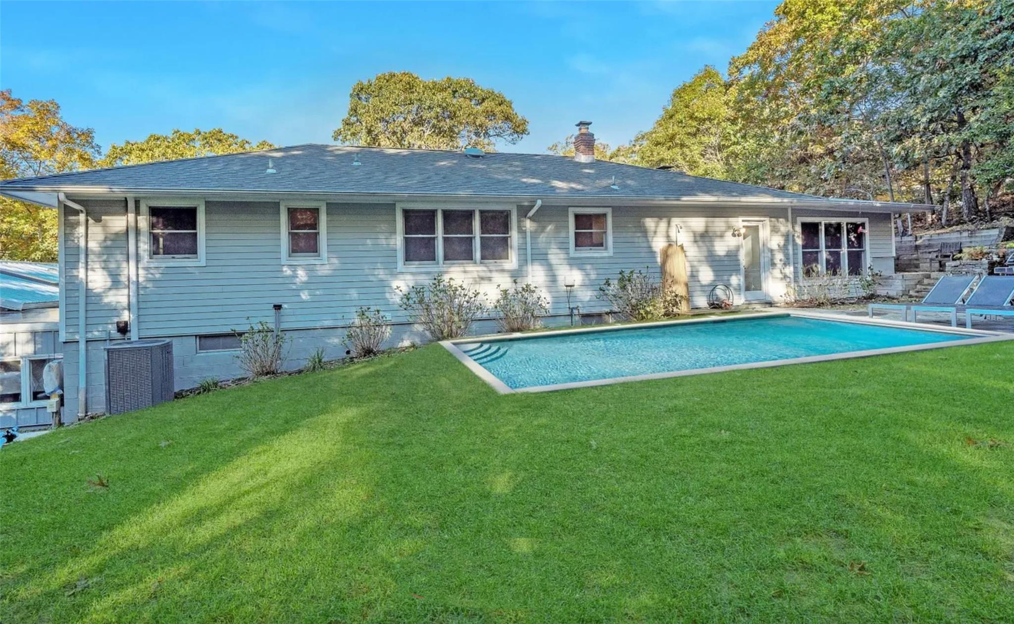 2 Captains Walk, East Hampton, NY 11937