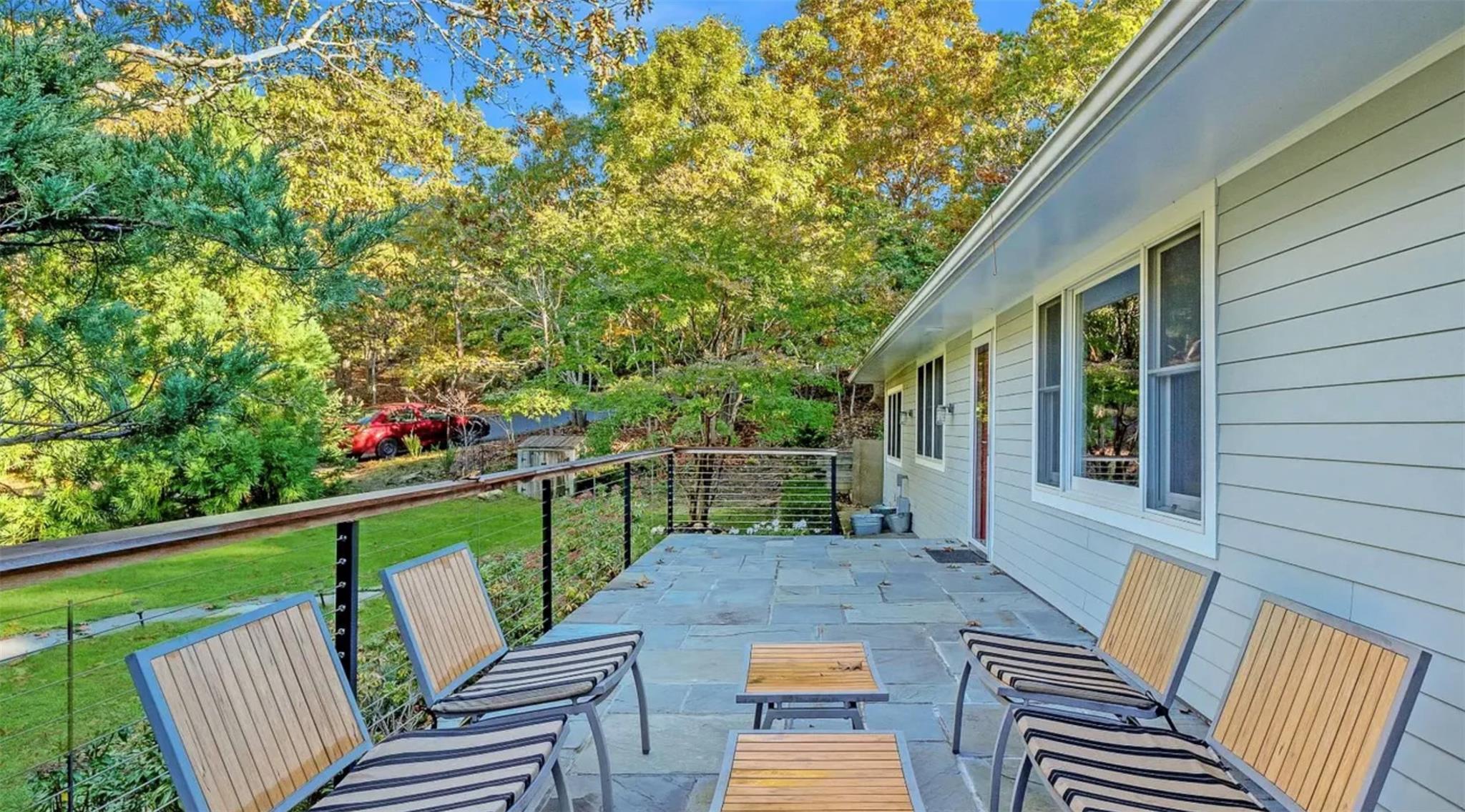 2 Captains Walk, East Hampton, NY 11937