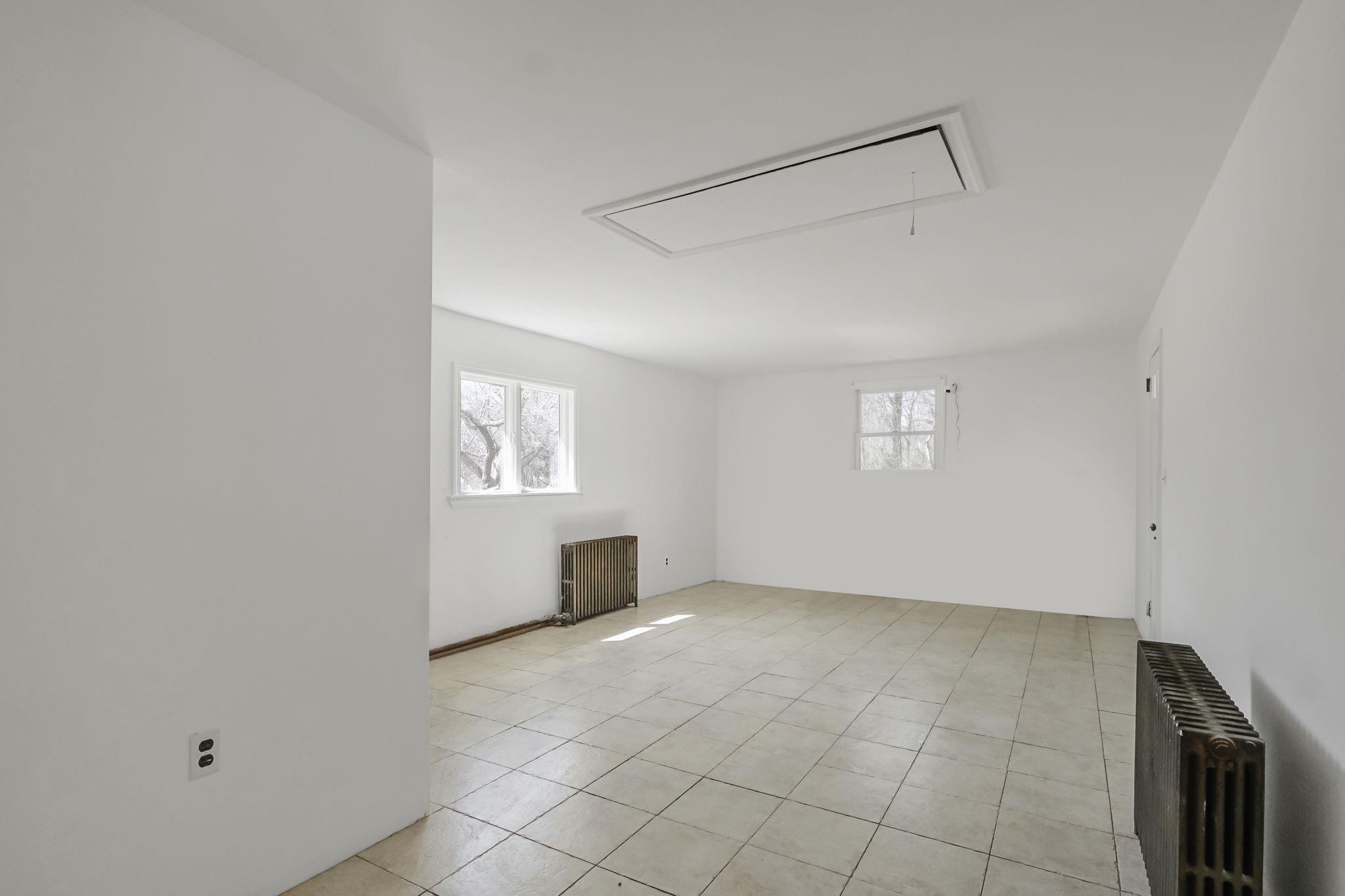 15 Community Road, Coram, NY 11727