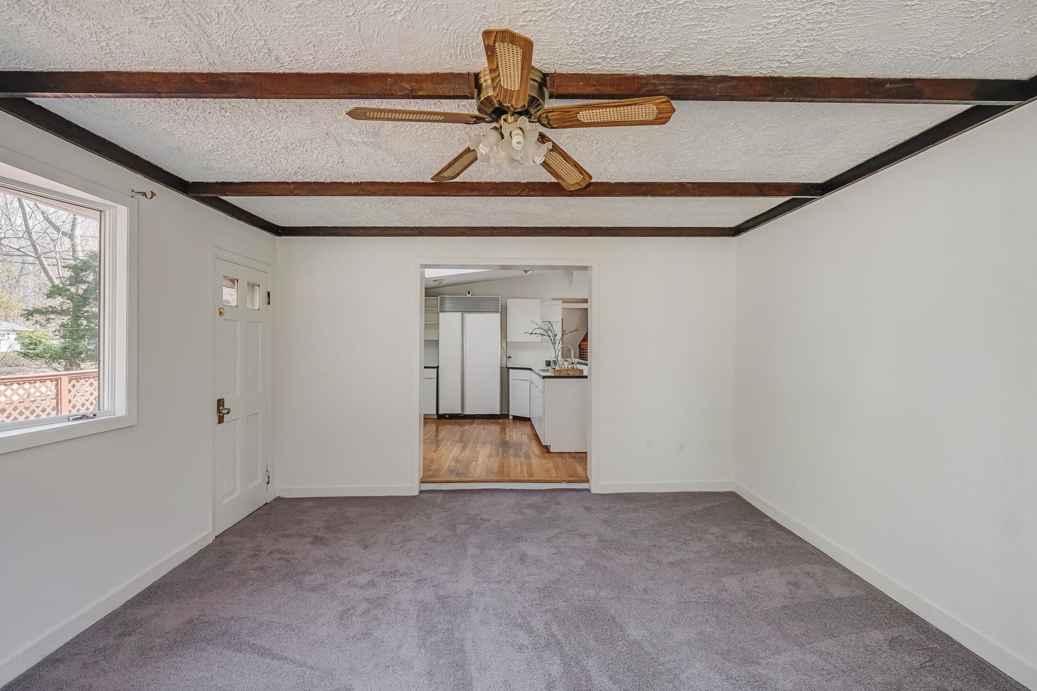 15 Community Road, Coram, NY 11727