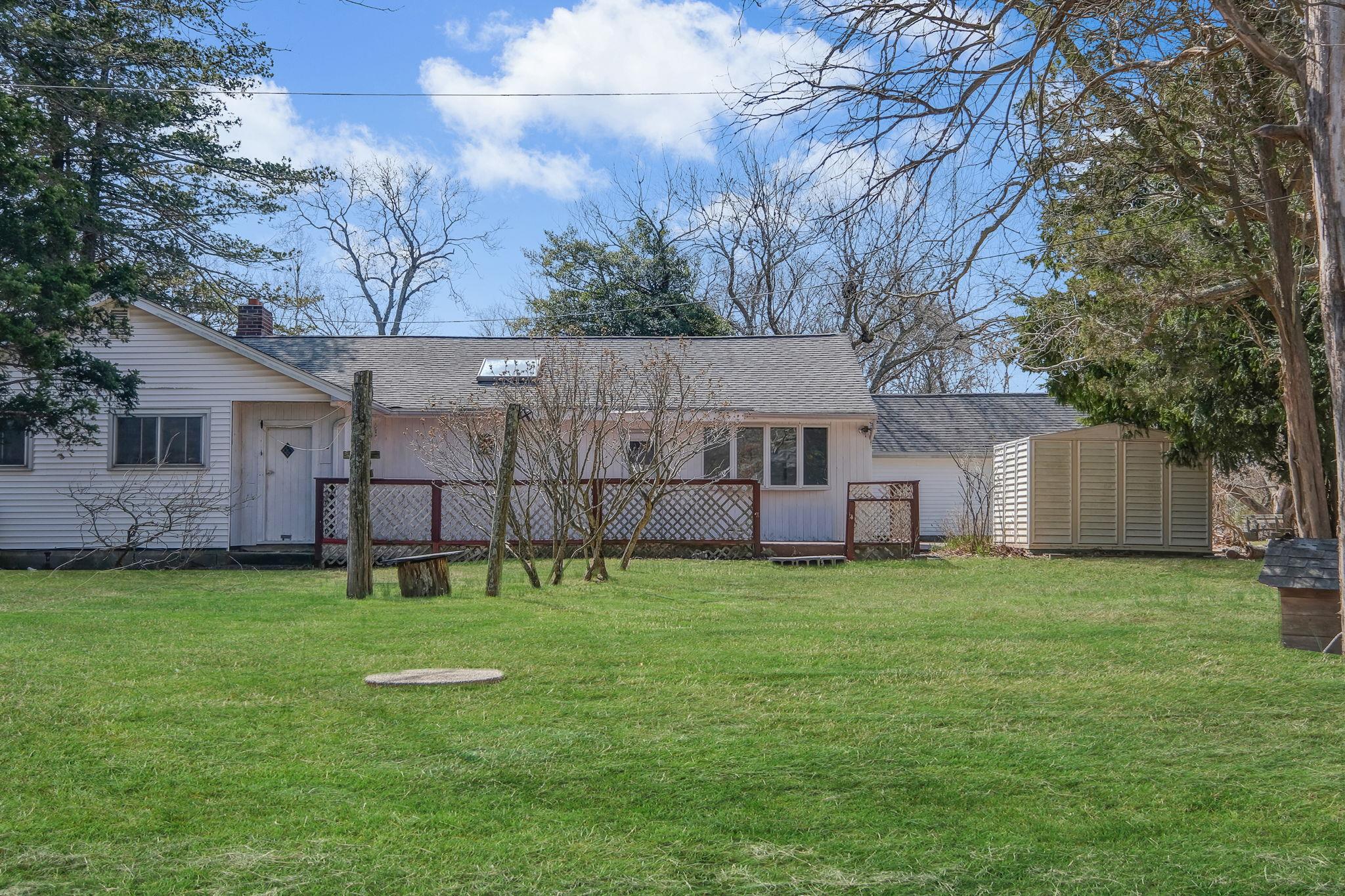 15 Community Road, Coram, NY 11727