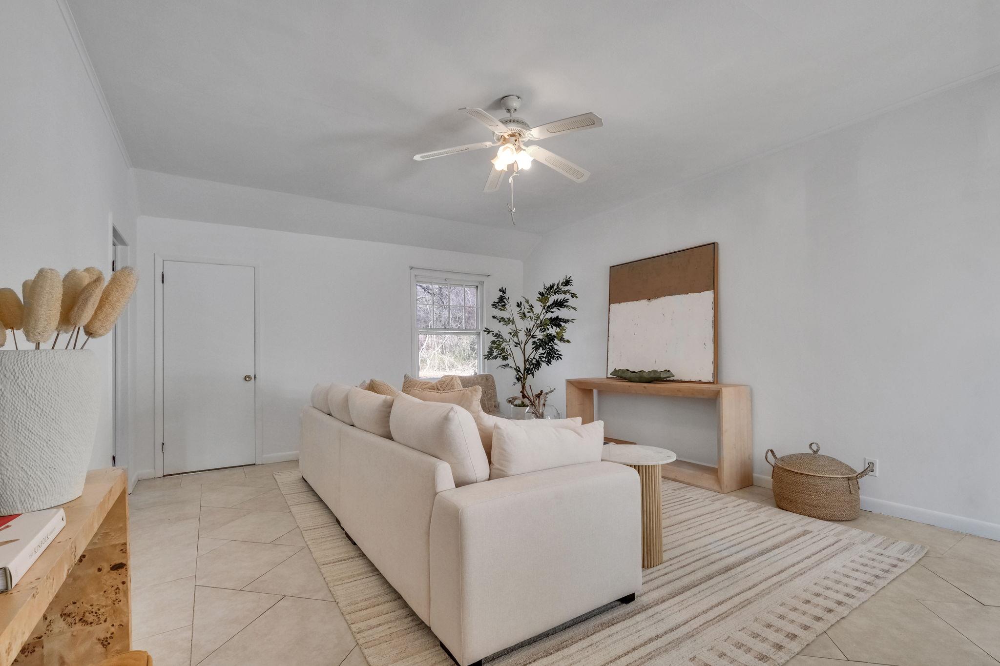 15 Community Road, Coram, NY 11727