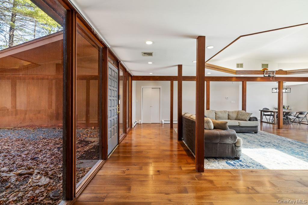 5 Laura Lane, Pomona, NY 10970