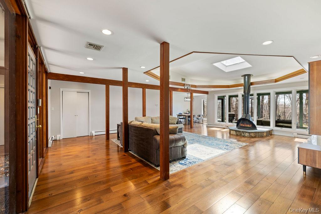 5 Laura Lane, Pomona, NY 10970