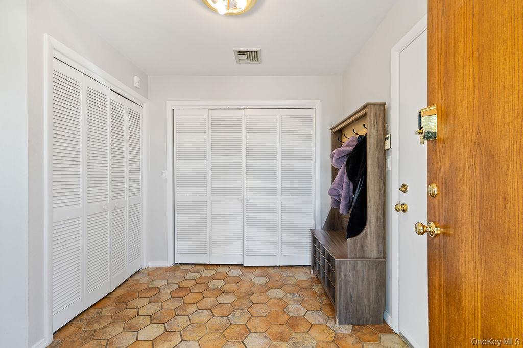 5 Laura Lane, Pomona, NY 10970