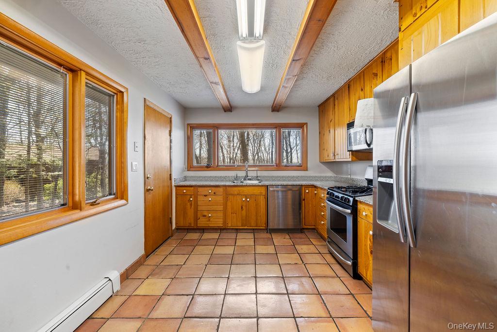 5 Laura Lane, Pomona, NY 10970