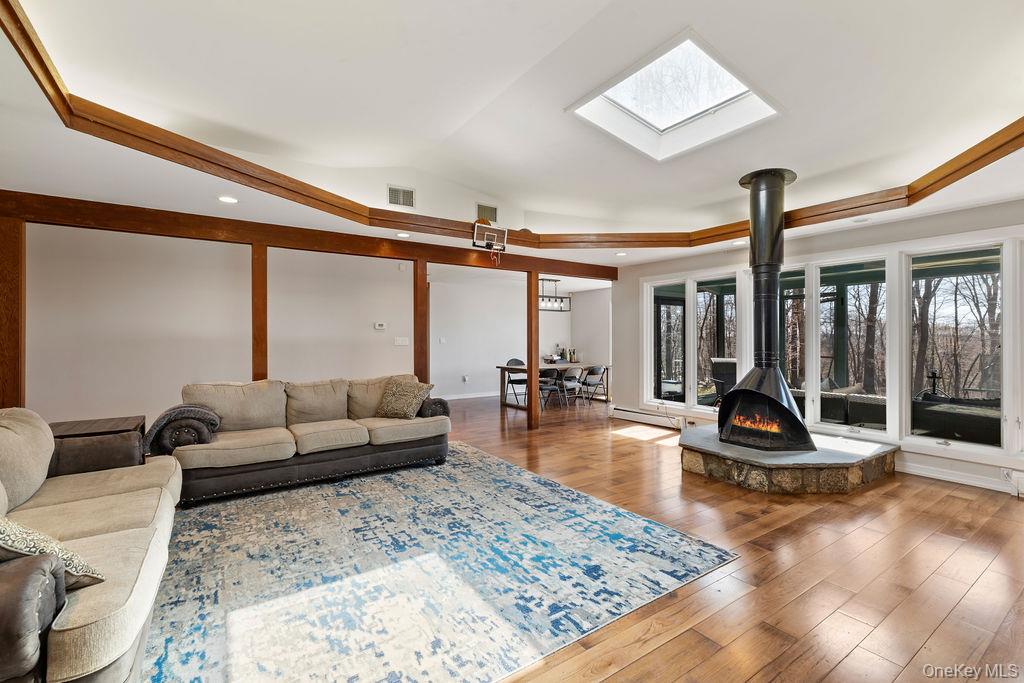 5 Laura Lane, Pomona, NY 10970