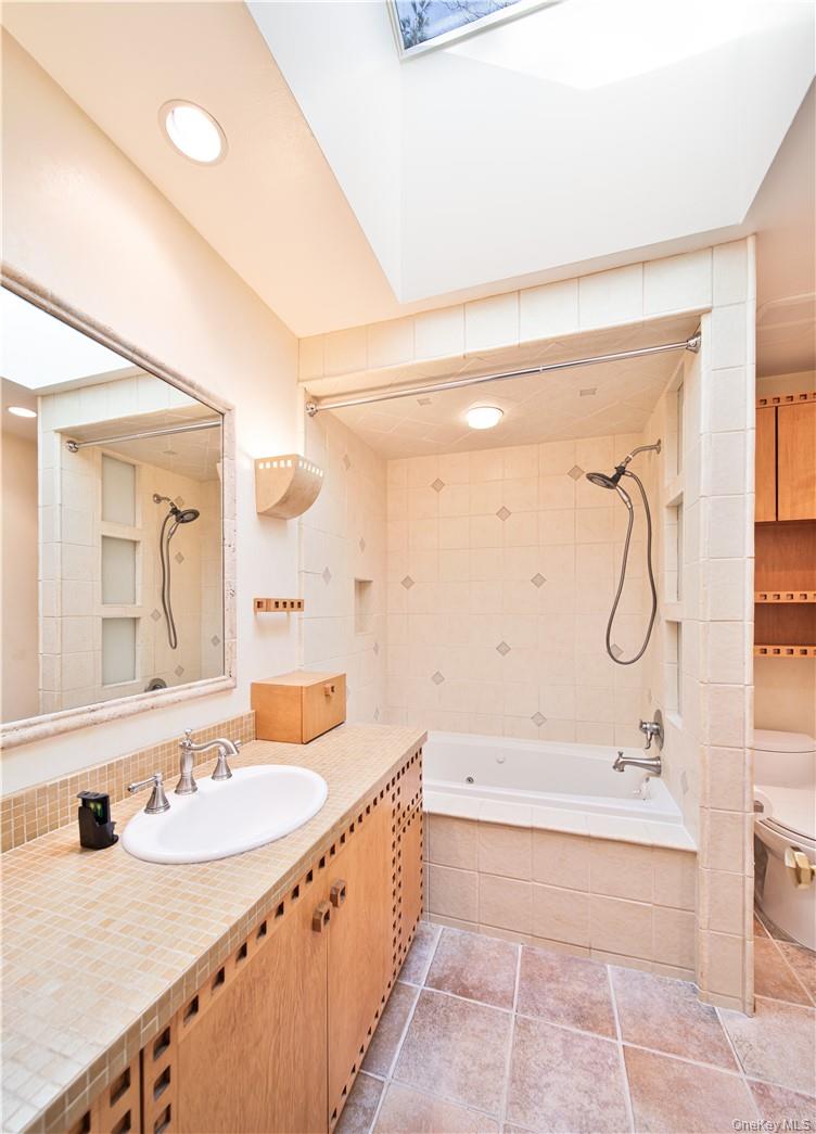 5 Laura Lane, Pomona, NY 10970