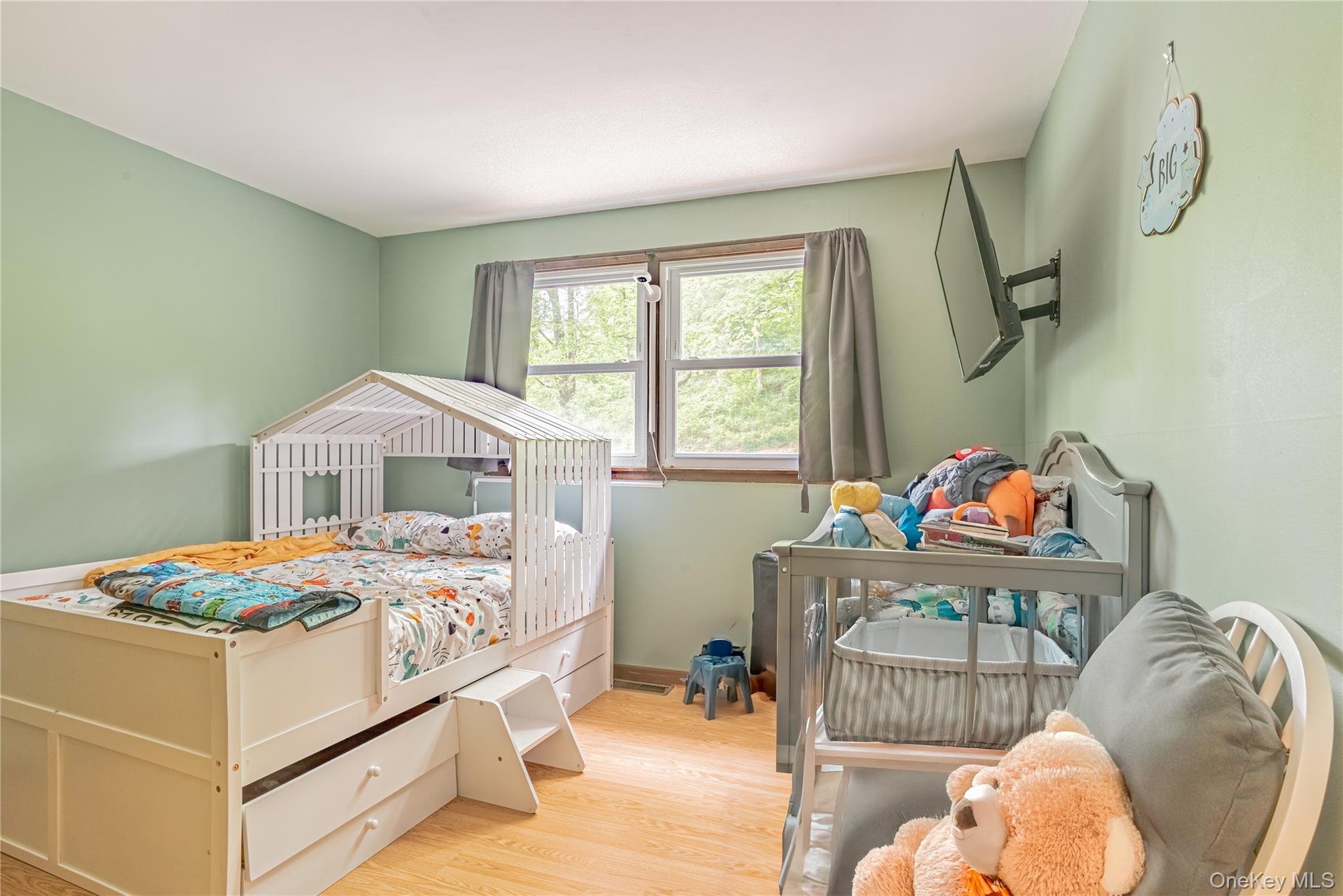 6 Swain Drive, Pleasant Valley, NY 12569