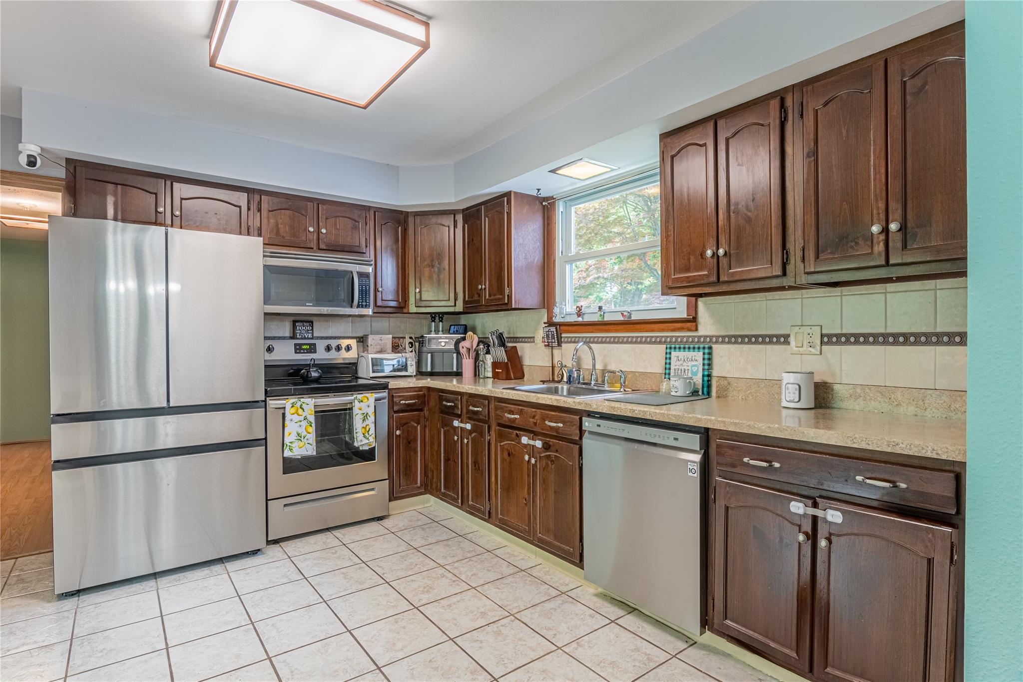 6 Swain Drive, Pleasant Valley, NY 12569