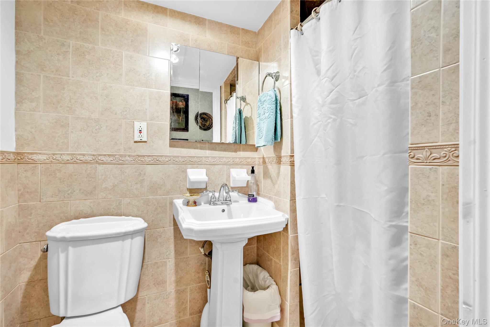 1623 George Street, Ridgewood, NY 11385