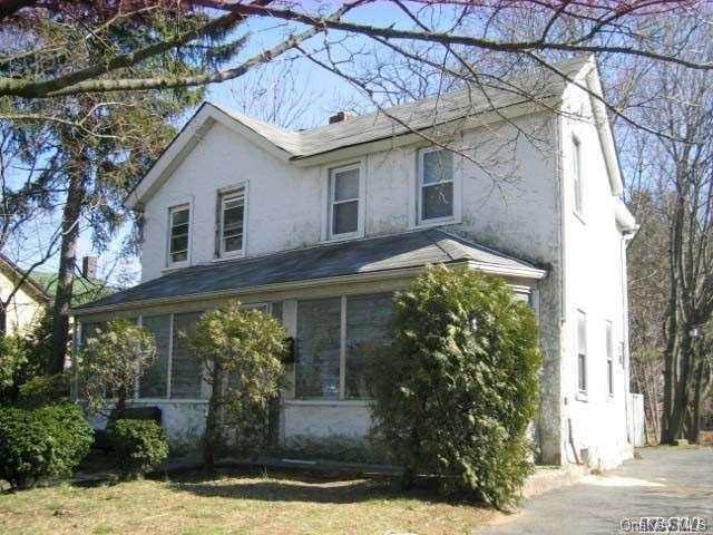 58-64 Steamboat Road, Great Neck, NY 11024