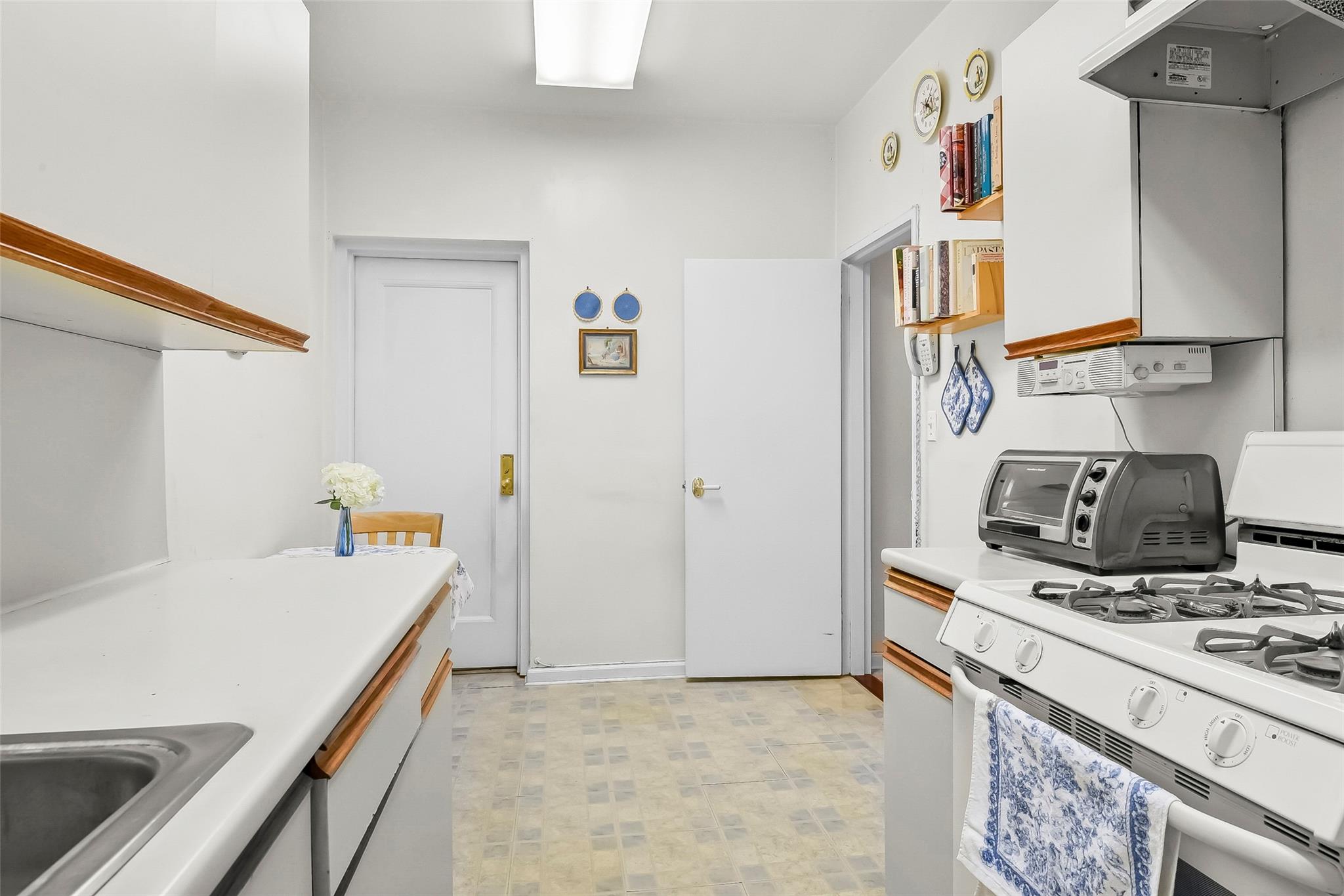 16 N Chatsworth Avenue # 45, Larchmont, NY 10538