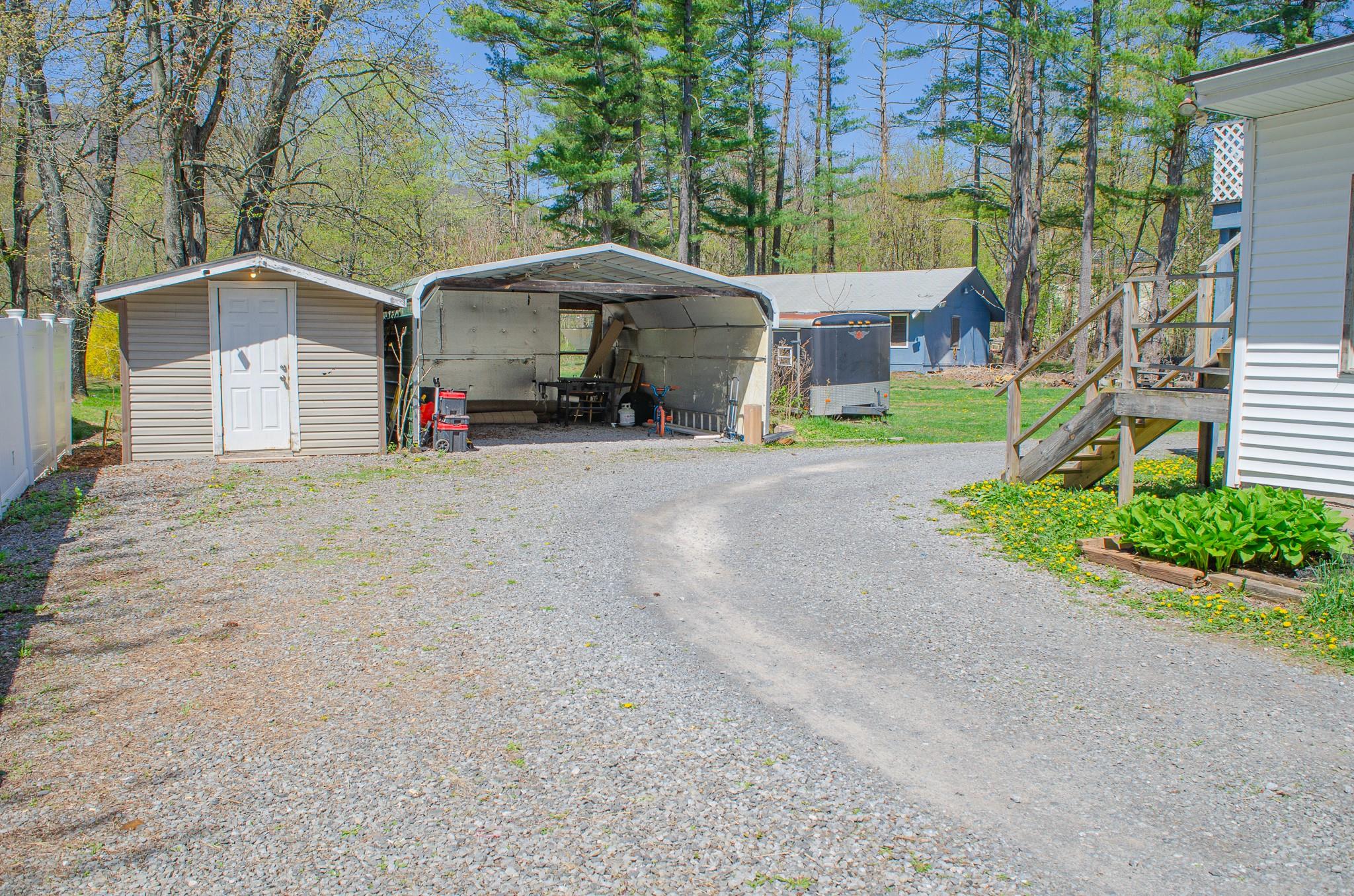 32 Valk Road, Saugerties, NY 12477