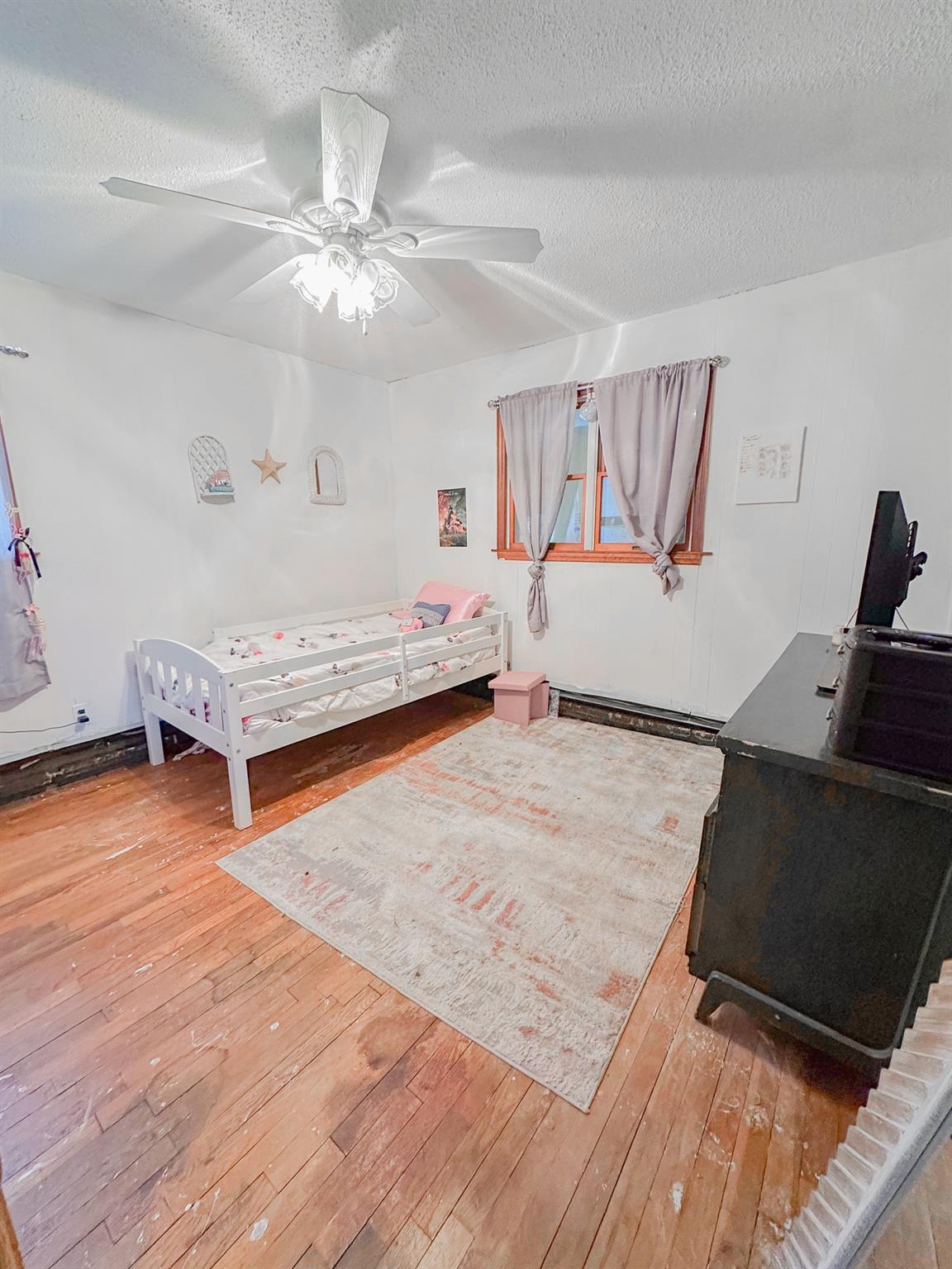 32 Valk Road, Saugerties, NY 12477