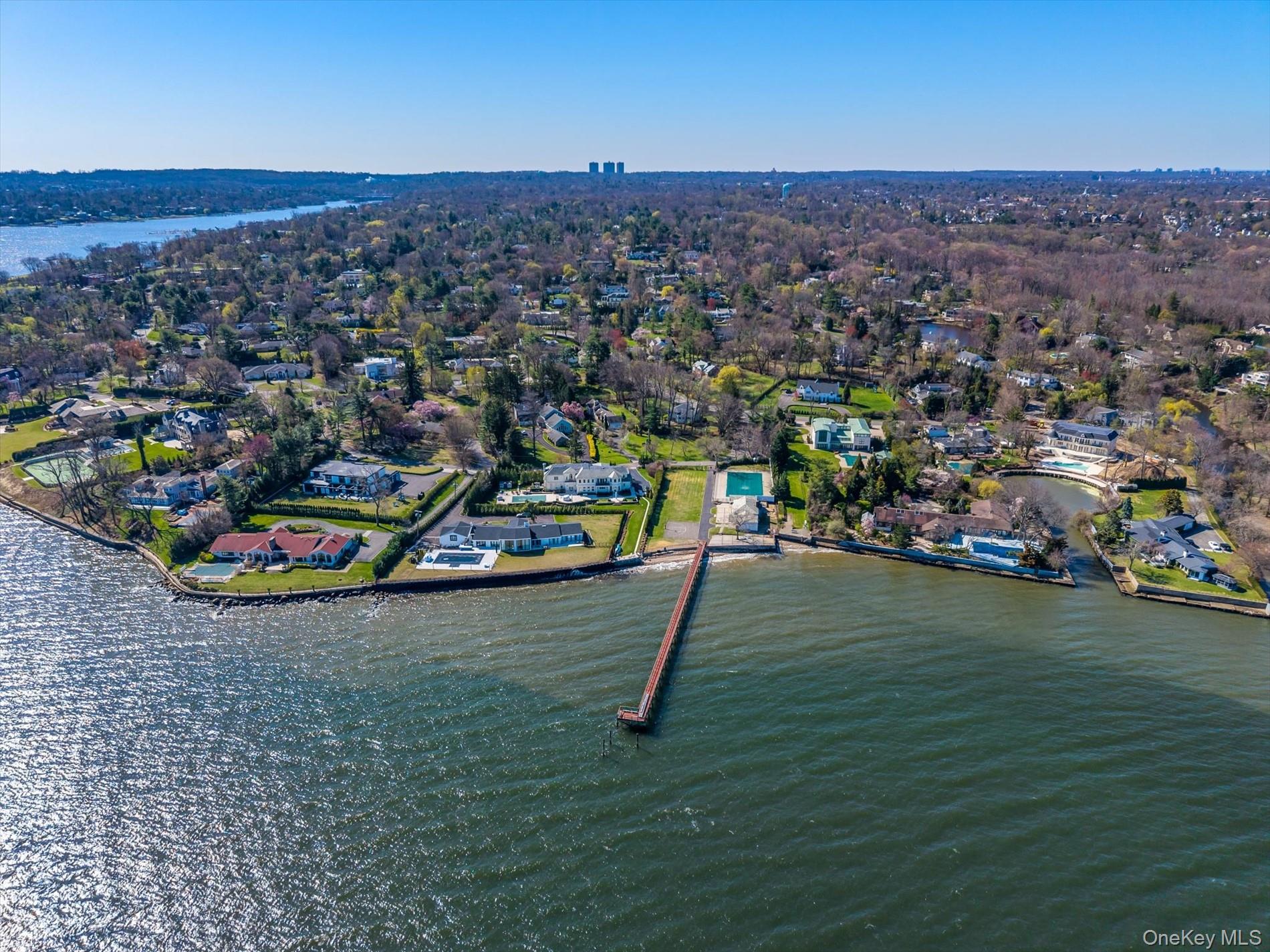 33 Harbour Road, Great Neck, NY 11024