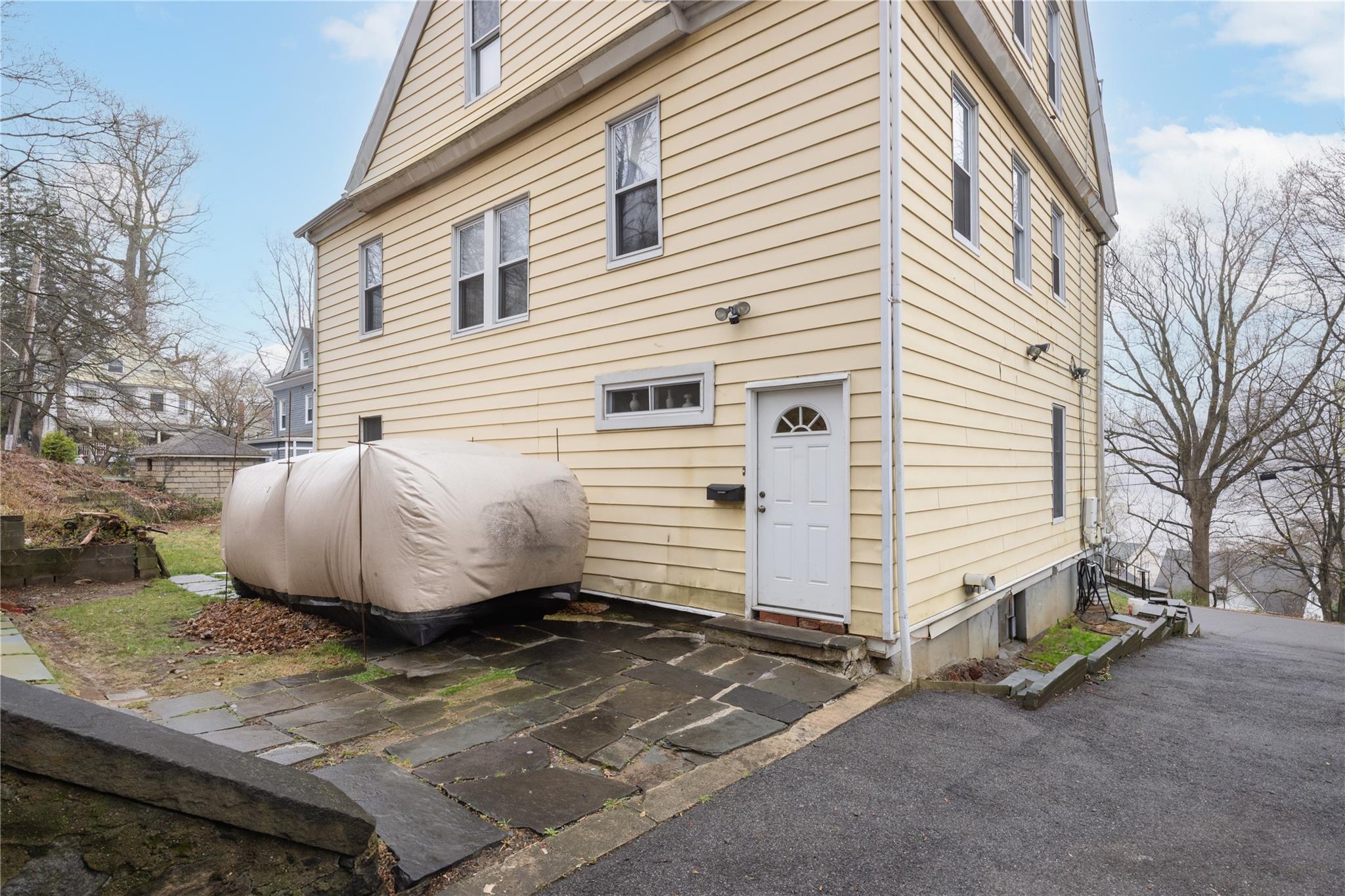 9 Aqueduct Place, Yonkers, NY 10701