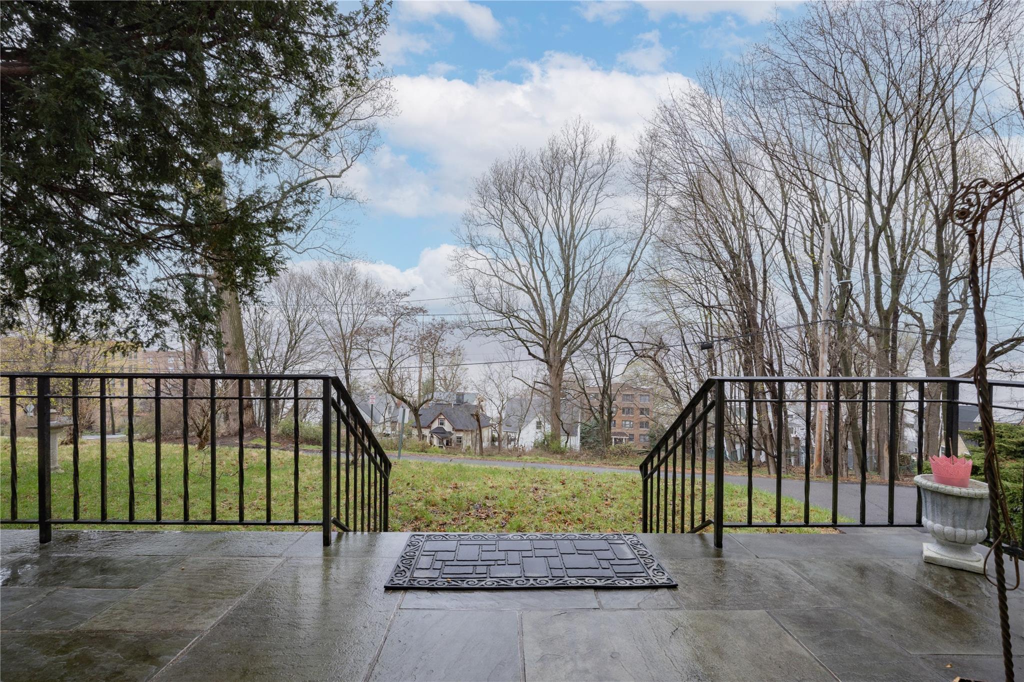 9 Aqueduct Place, Yonkers, NY 10701