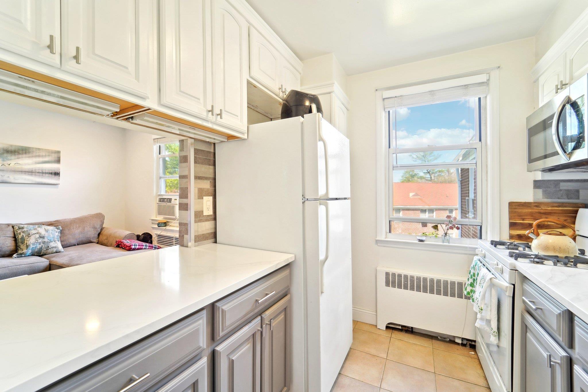 13 Bryant Crescent # 2C, White Plains, NY 10605