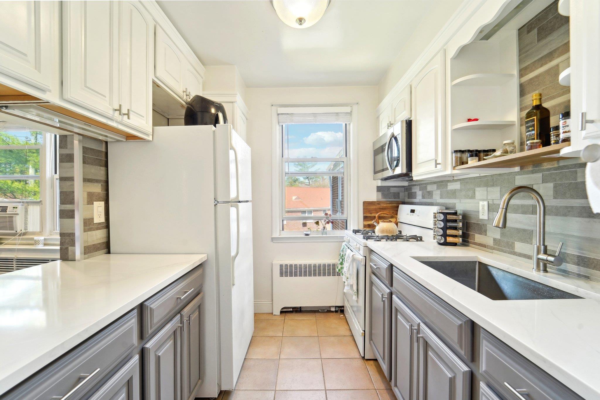13 Bryant Crescent # 2C, White Plains, NY 10605