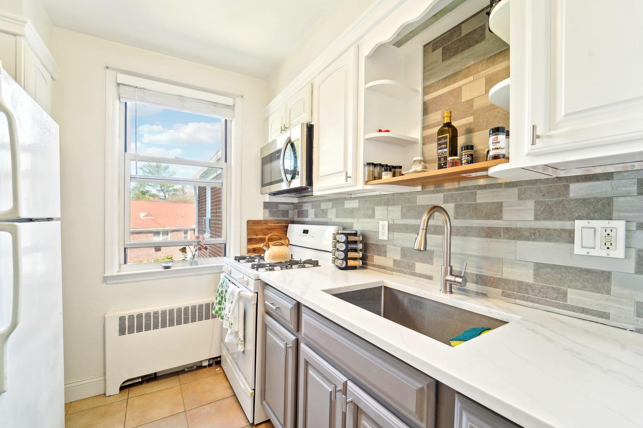 13 Bryant Crescent # 2C, White Plains, NY 10605