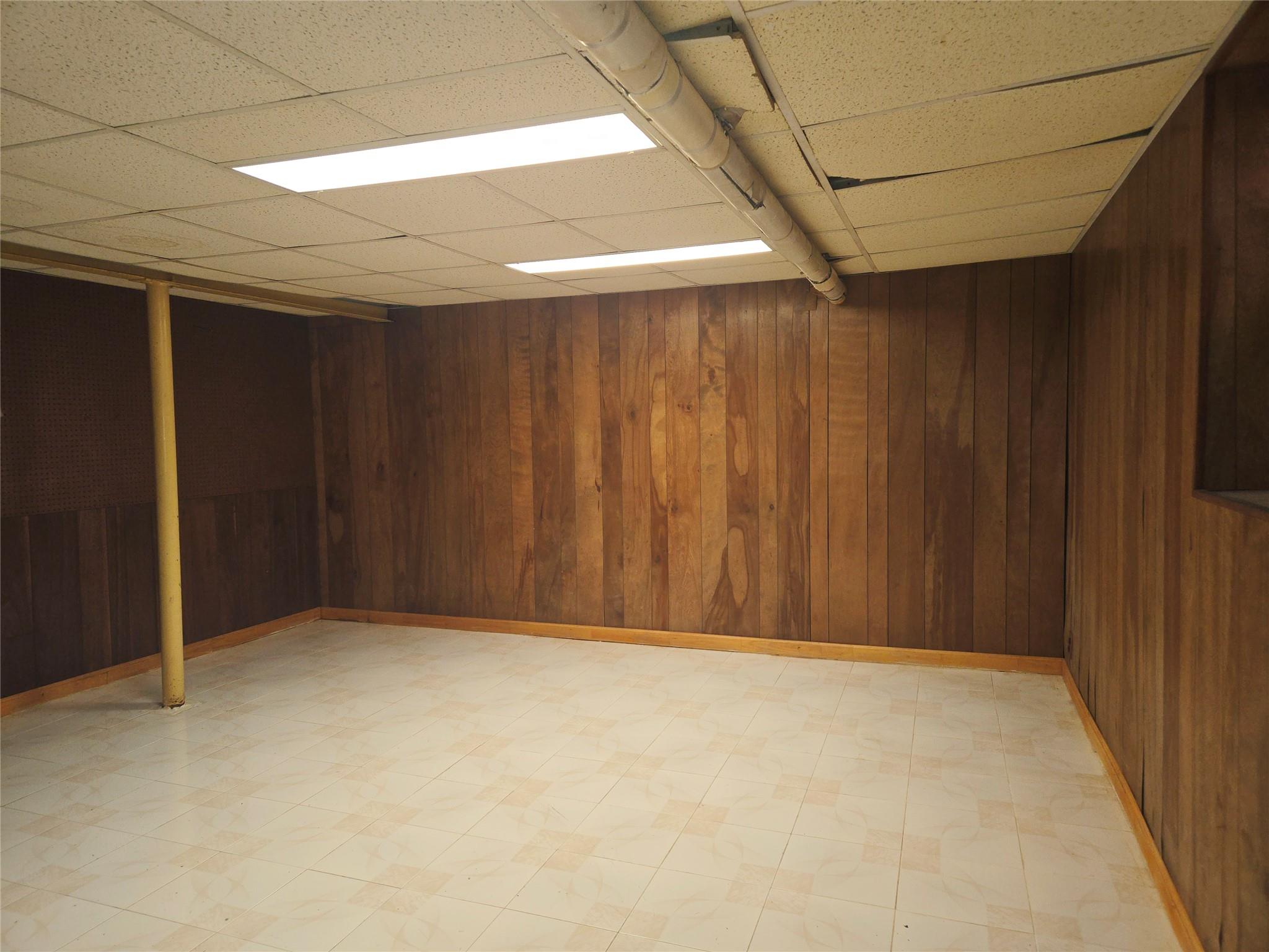 18645 Grand Central Parkway, Jamaica Estates, NY 11432
