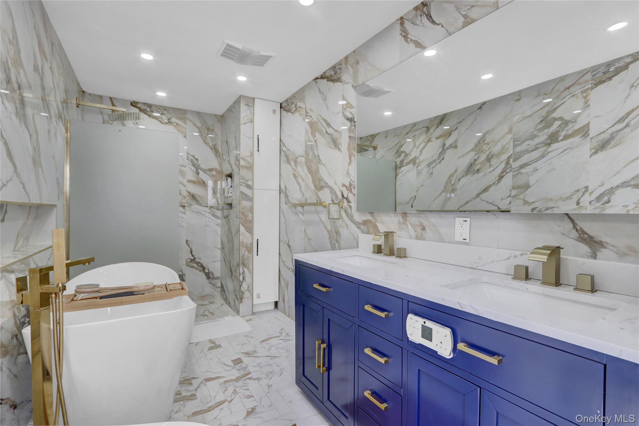 505 East Drive, Copiague, NY 11726