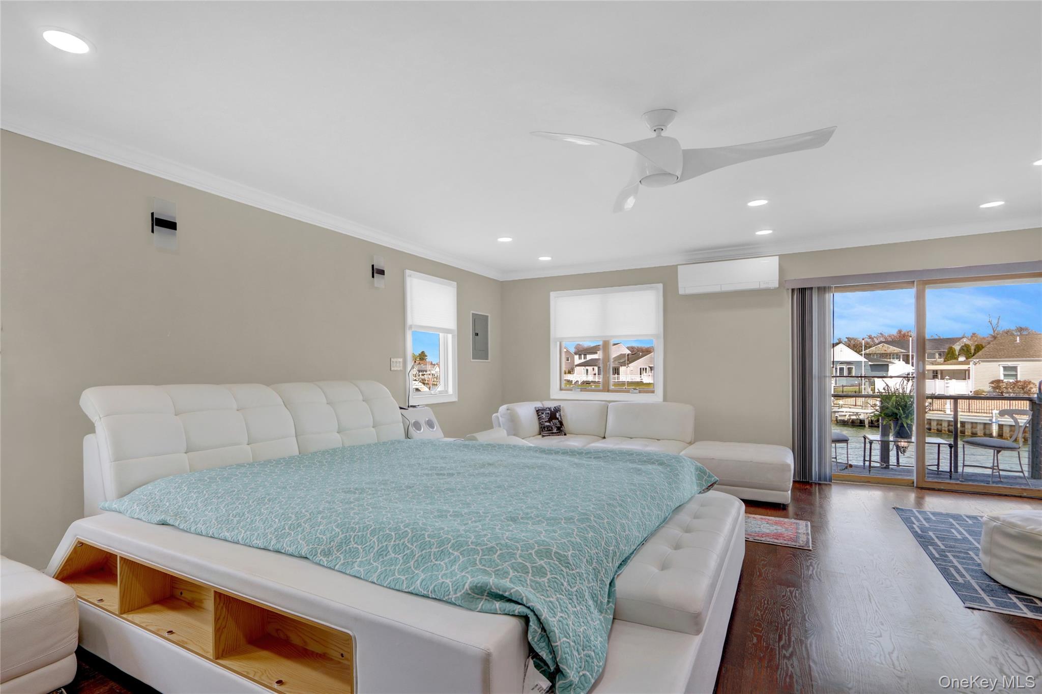 505 East Drive, Copiague, NY 11726