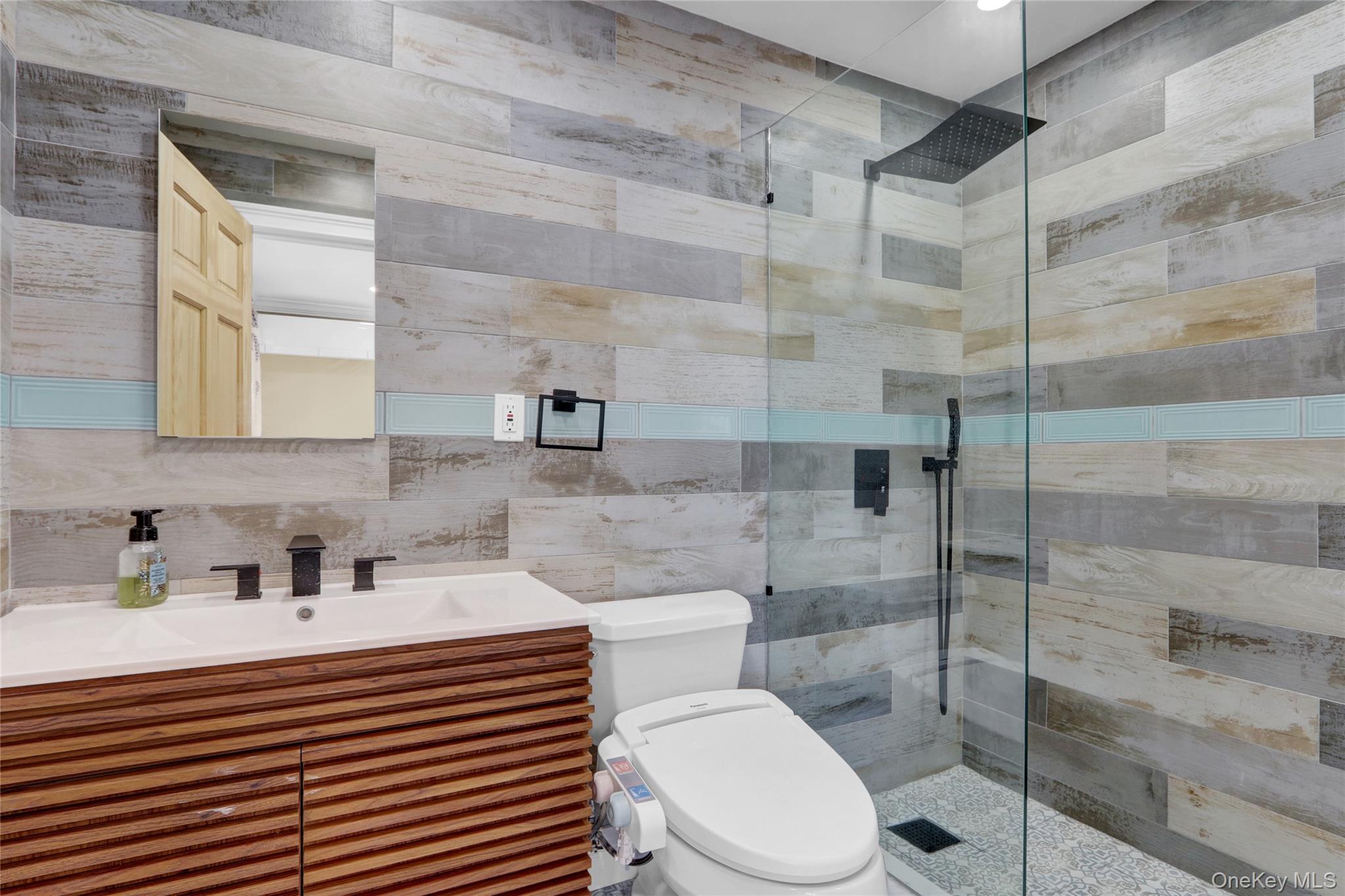 505 East Drive, Copiague, NY 11726