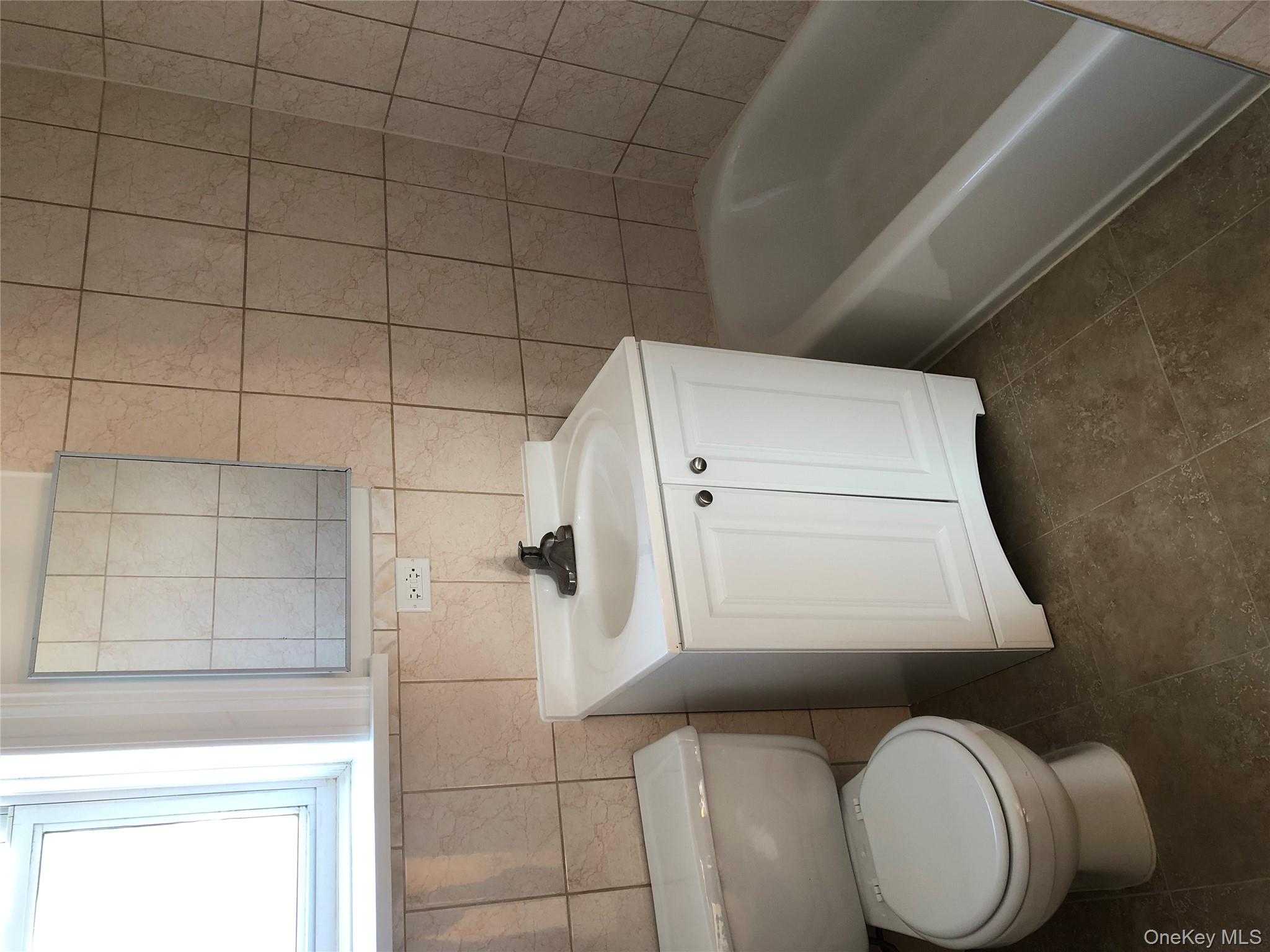 162-30 86TH avenue, Jamaica Hills, NY 11432