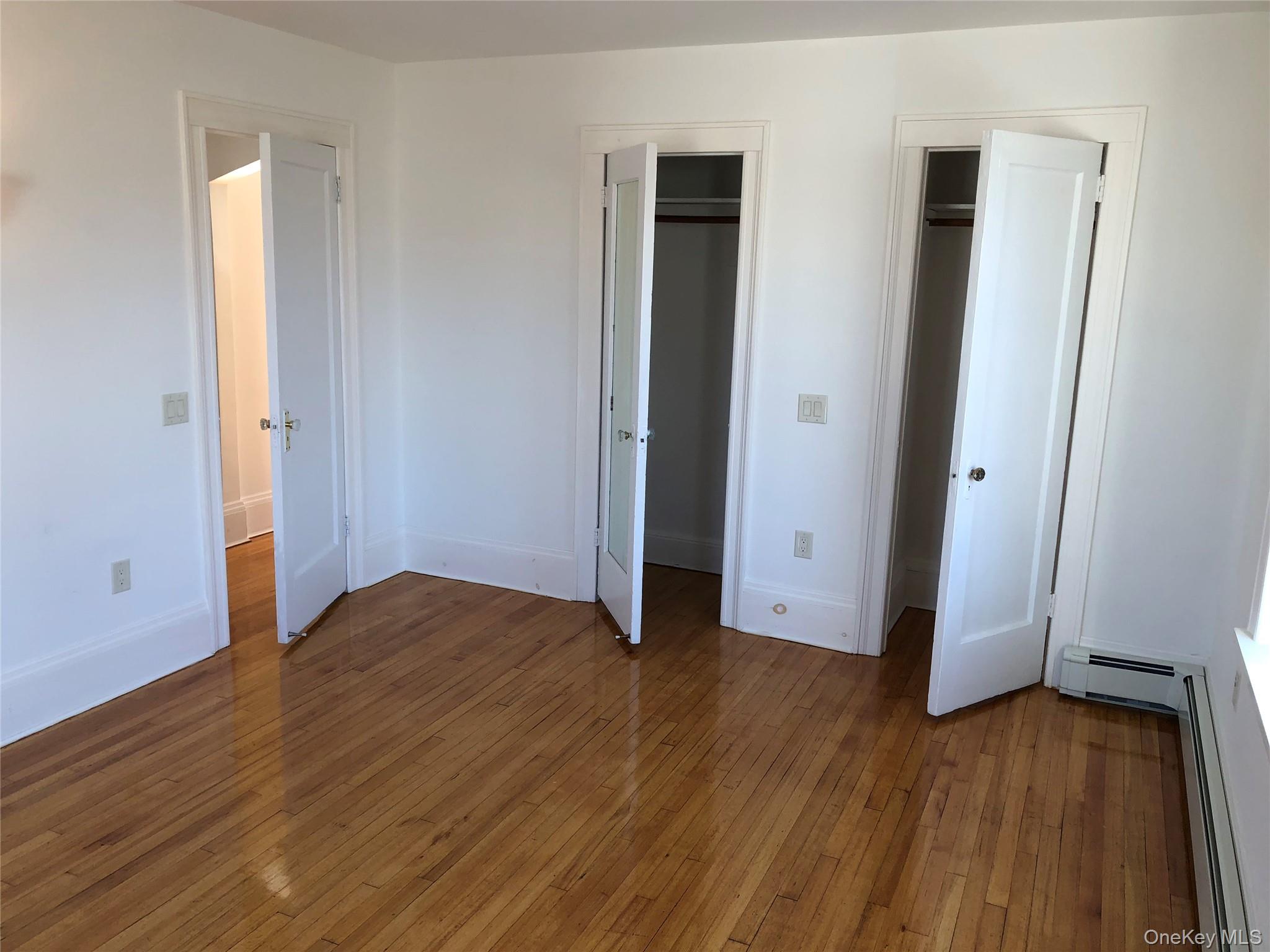 162-30 86TH avenue, Jamaica Hills, NY 11432