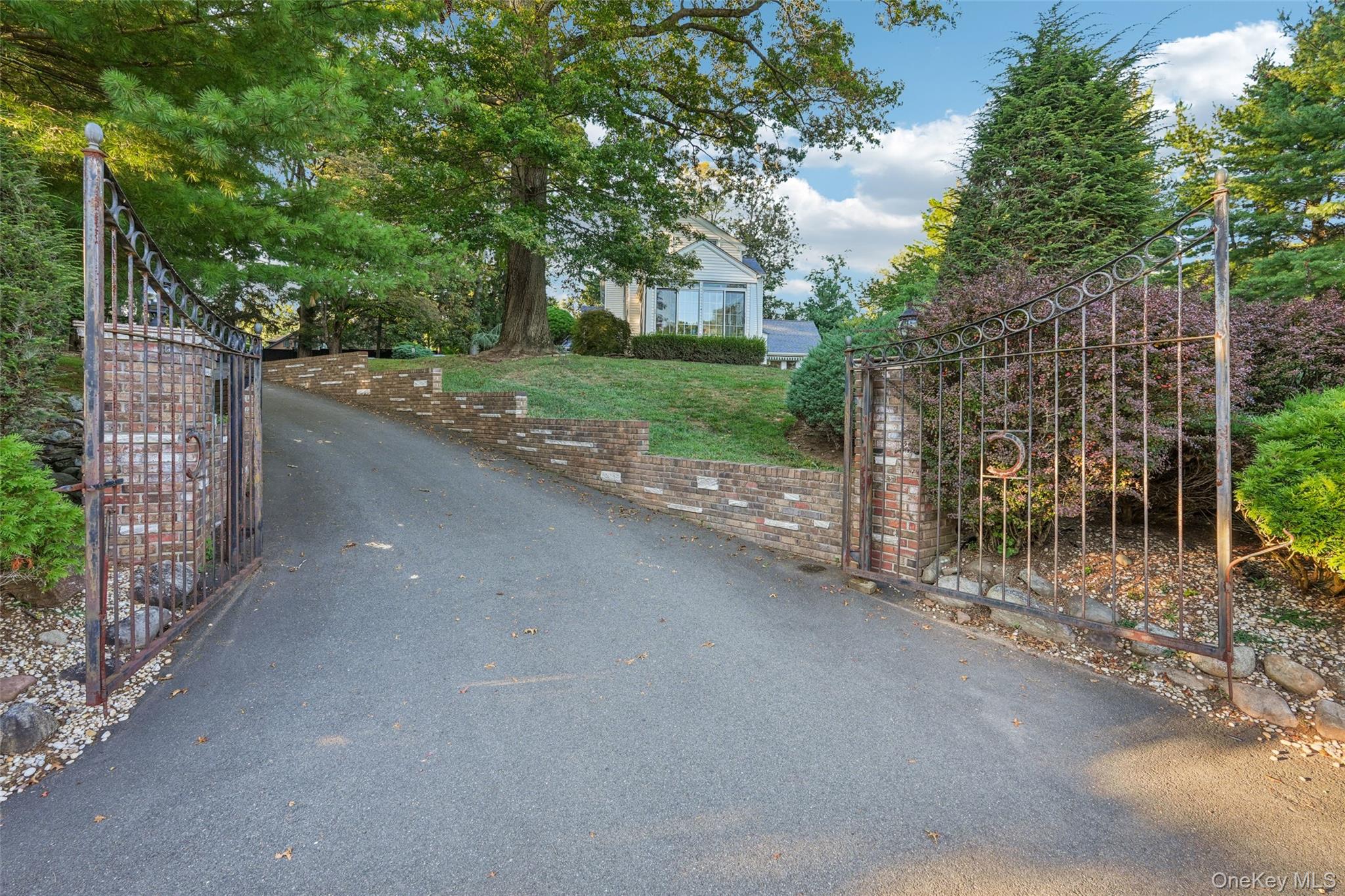 8 Abbey Road, Orangeburg, NY 10962