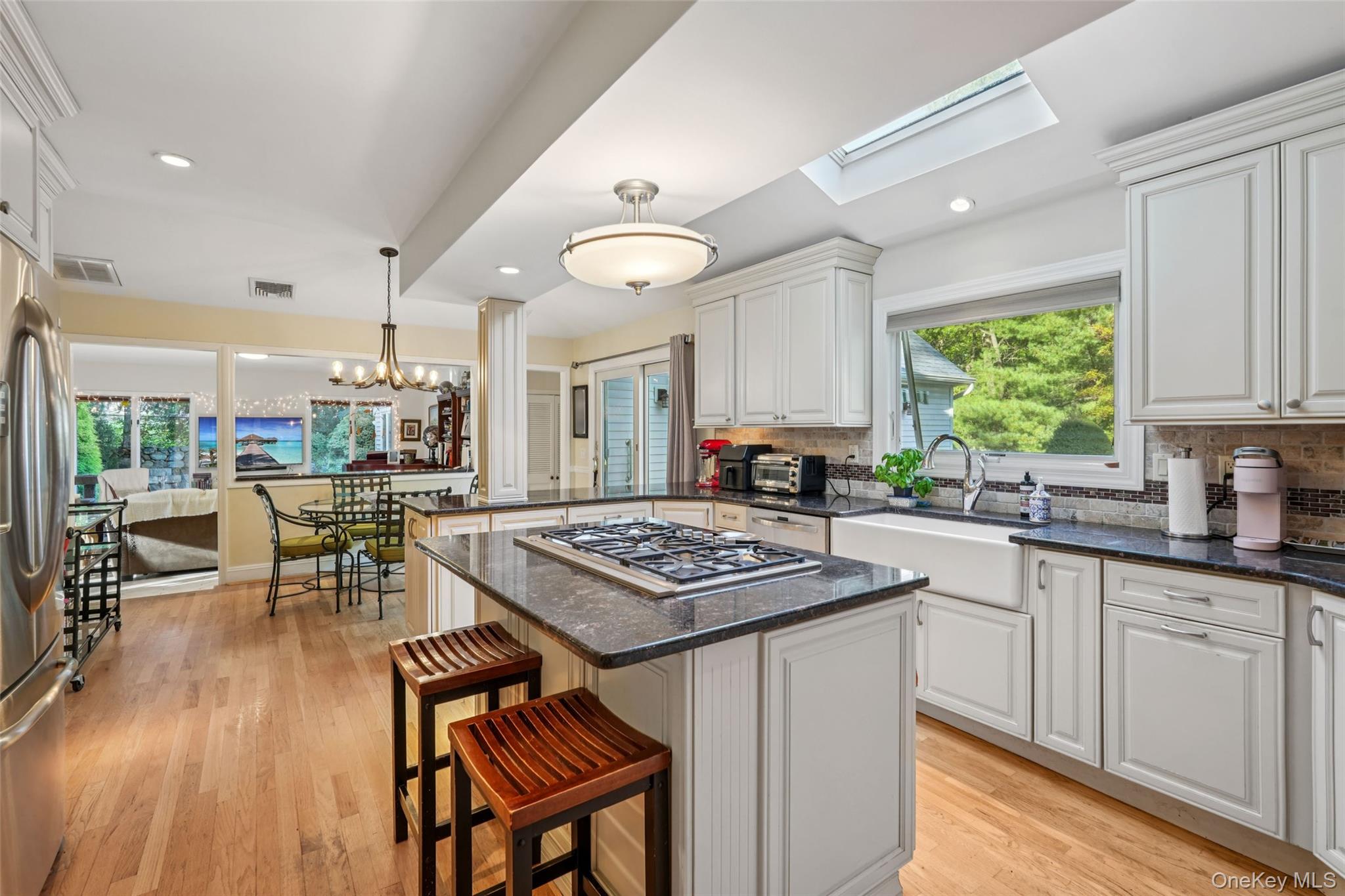 8 Abbey Road, Orangeburg, NY 10962