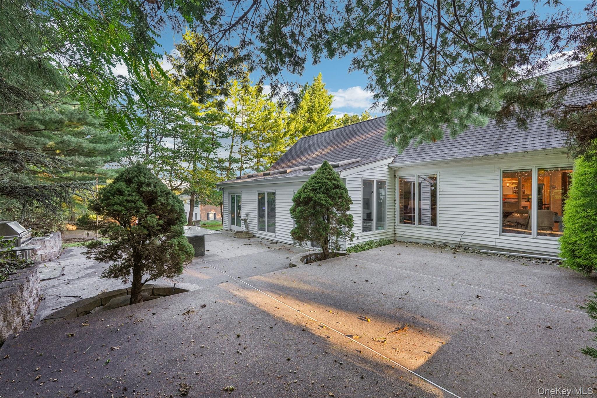 8 Abbey Road, Orangeburg, NY 10962