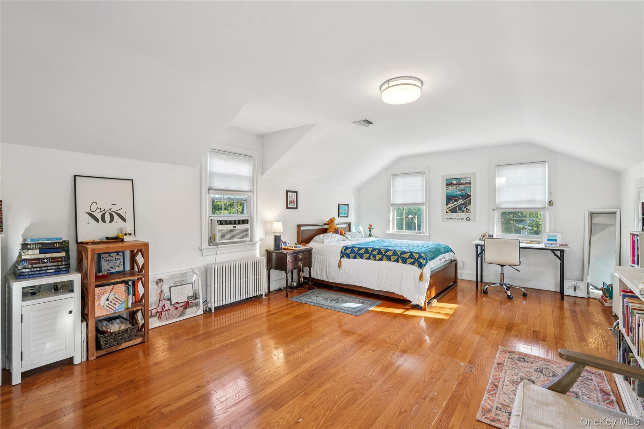 8 Abbey Road, Orangeburg, NY 10962