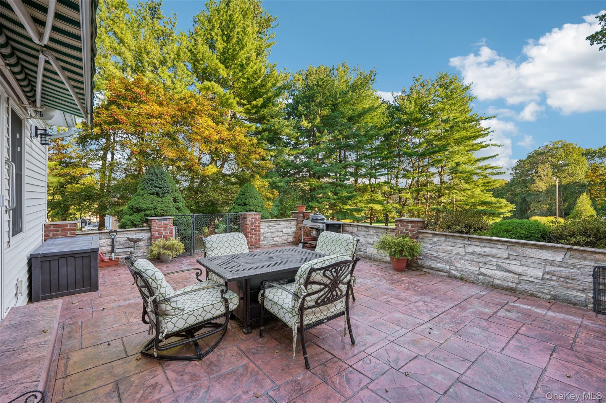 8 Abbey Road, Orangeburg, NY 10962